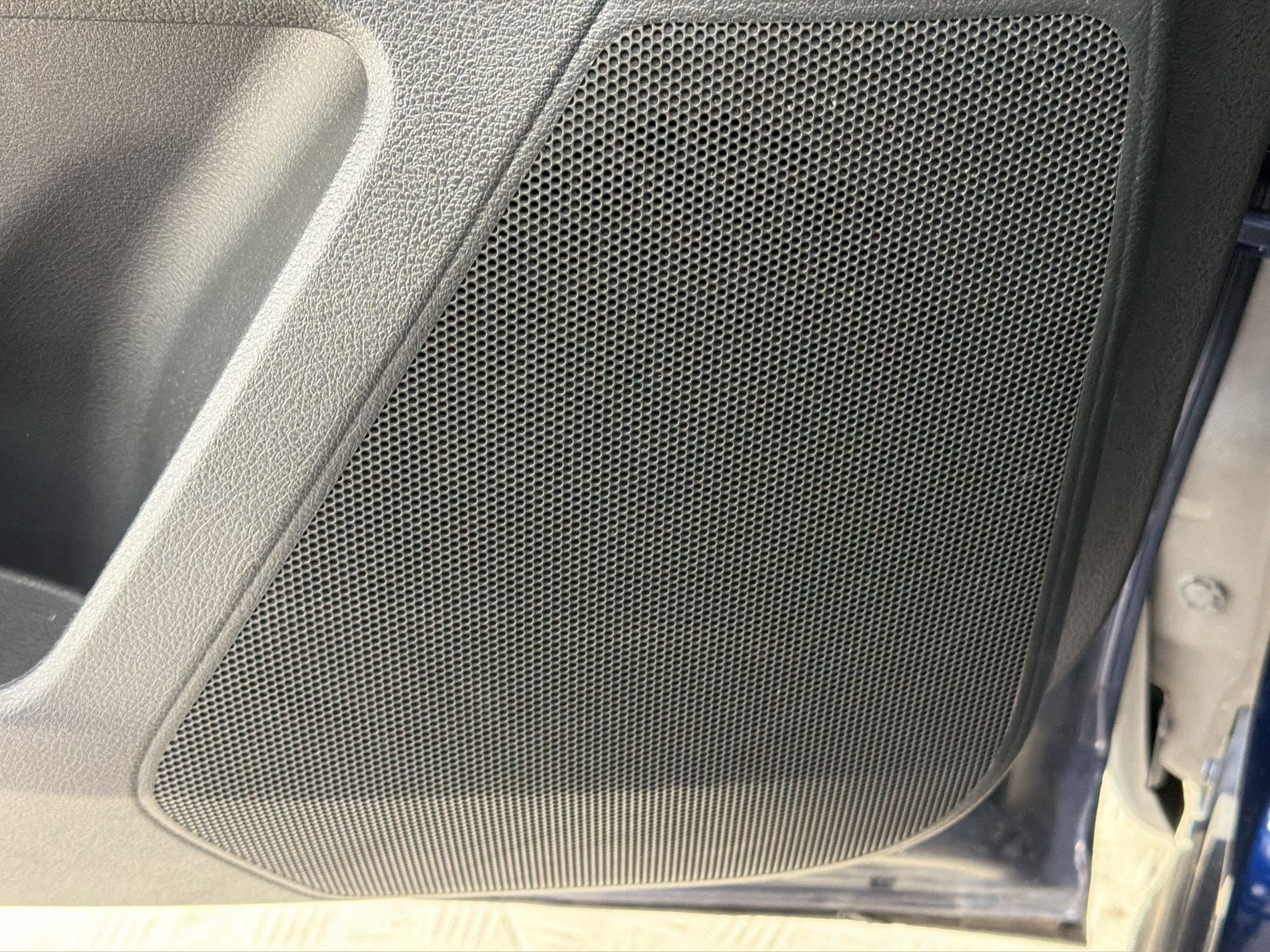 2025 Nissan Pathfinder SV - Photo 26