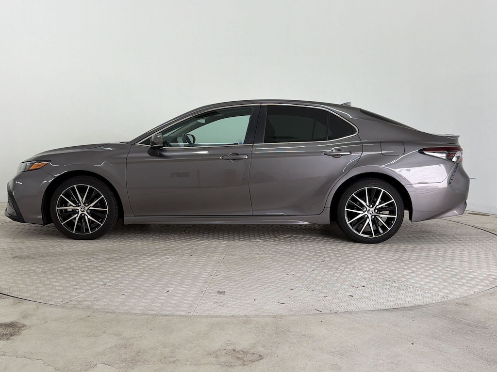 Used 2023 Toyota Camry SE Sedan
