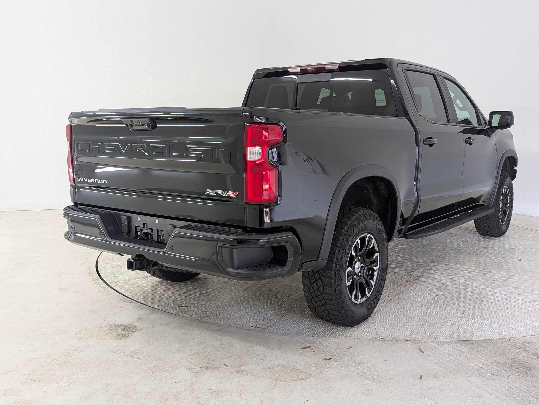 2025 Chevrolet Silverado 1500 ZR2 - Photo 9