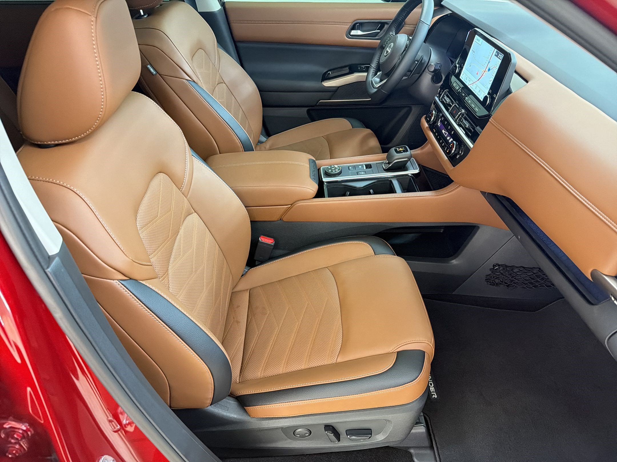 2025 Nissan Pathfinder Platinum - Photo 22