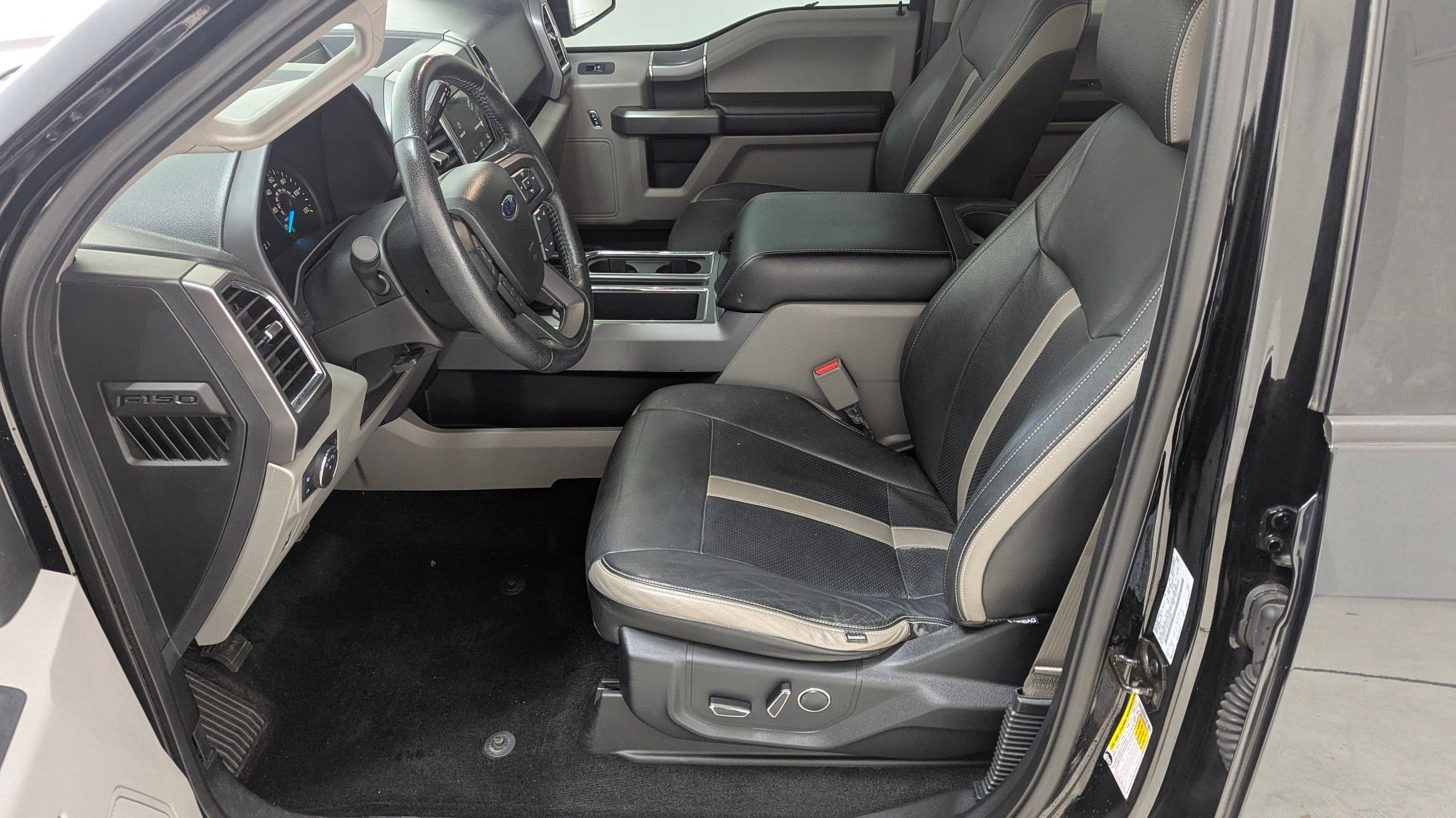 2016 Ford F-150 XLT photo 4