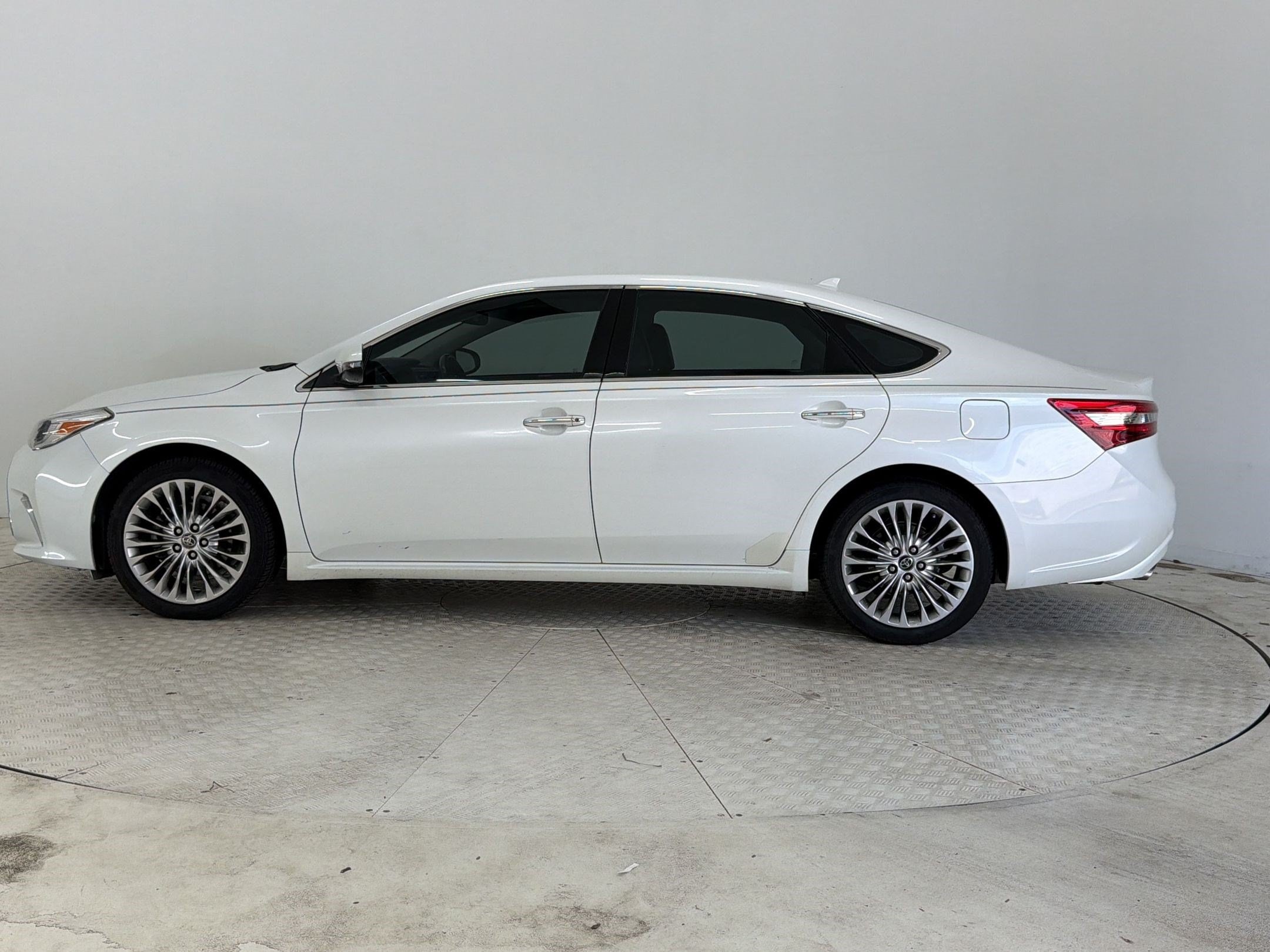 Avalon Limited Sedan