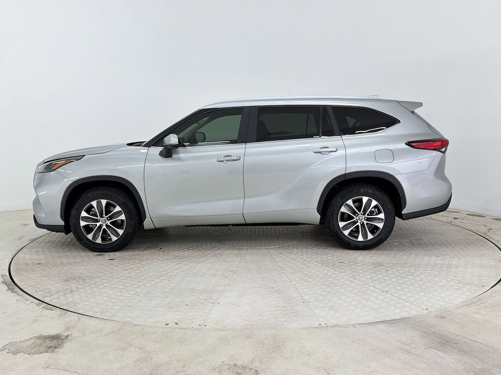 Used 2023 Toyota Highlander XLE SUV