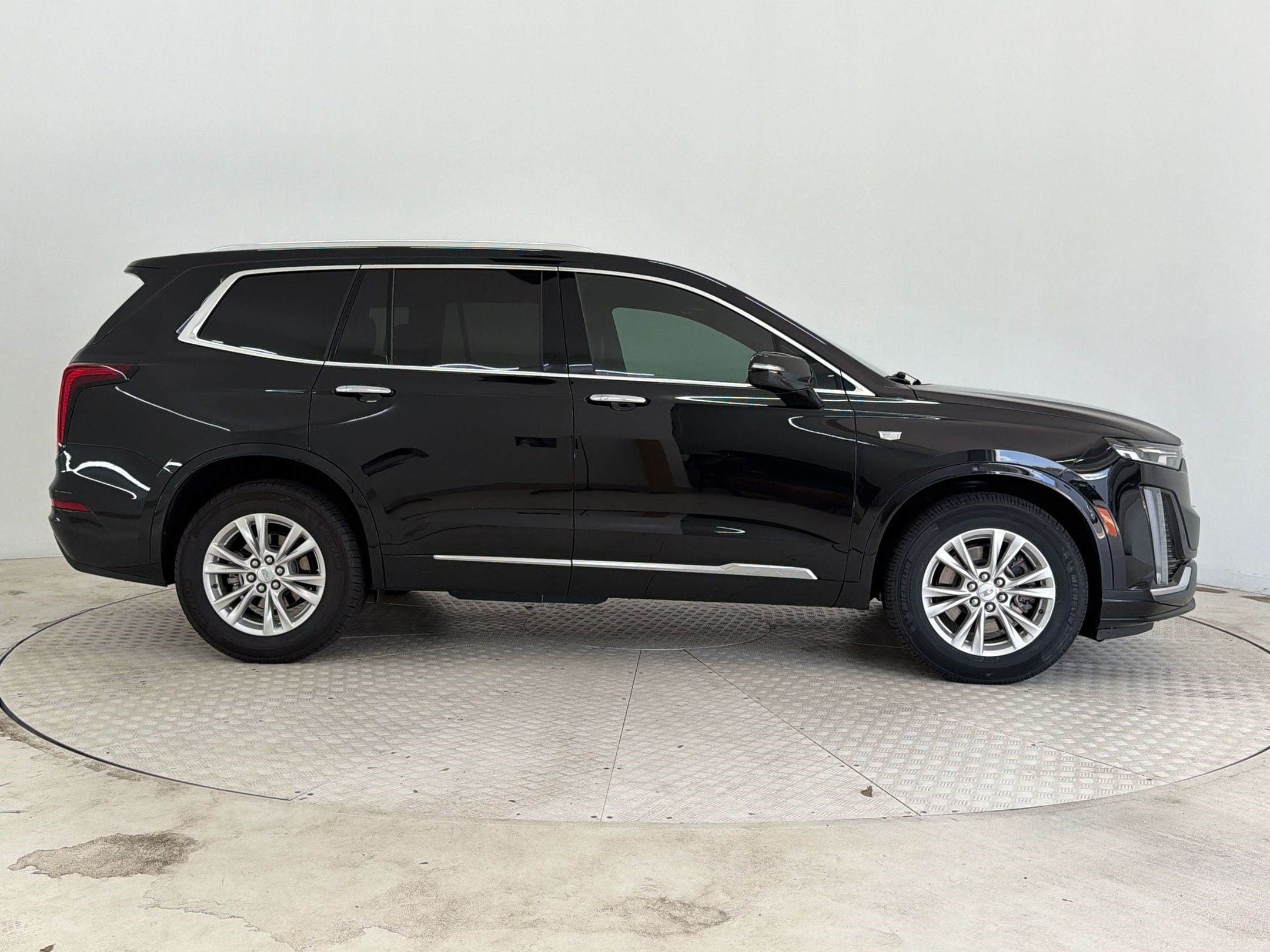2025 CADILLAC XT6 FWD Luxury SUV