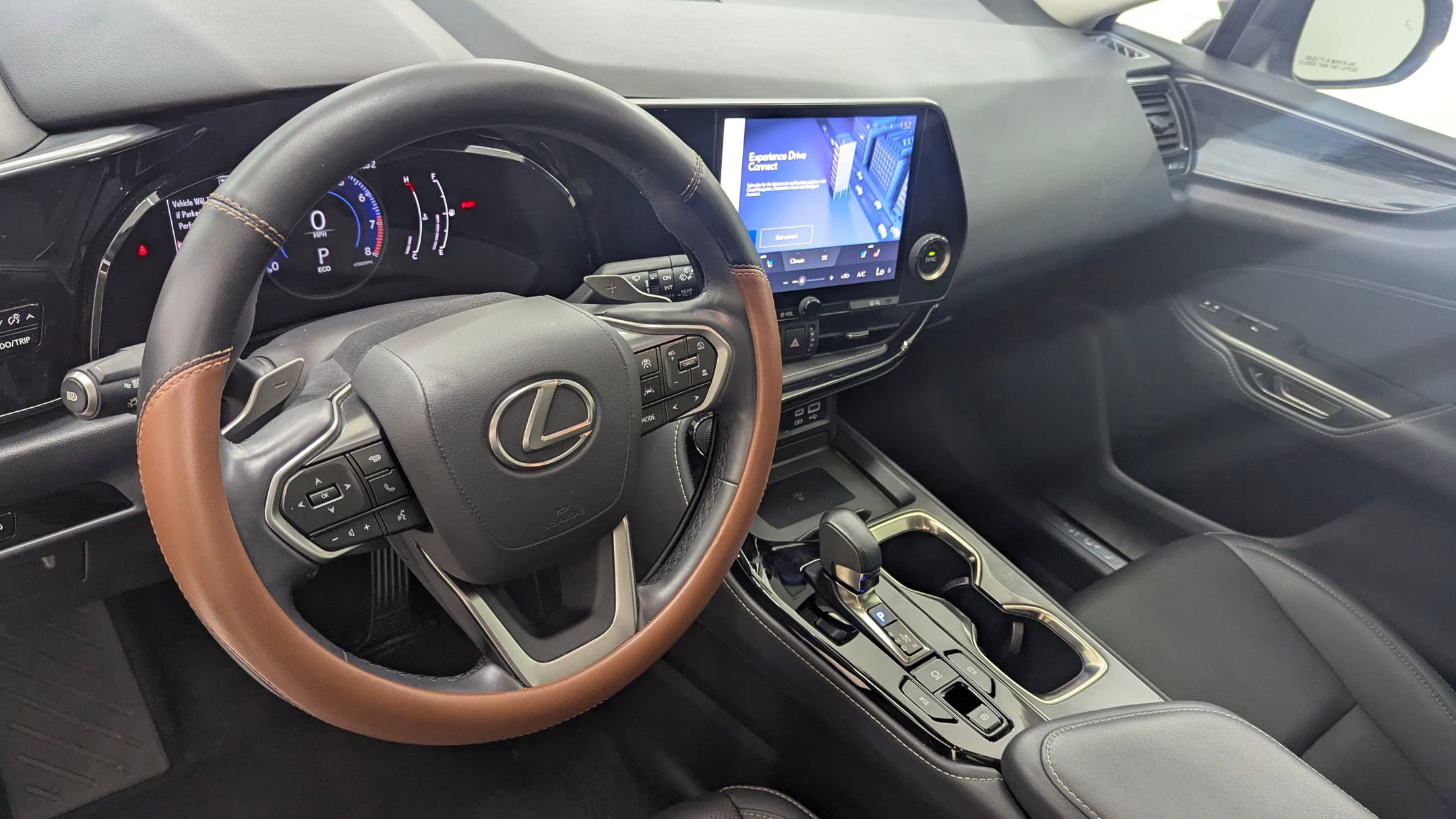 2024 Lexus NX 250 Premium photo 3
