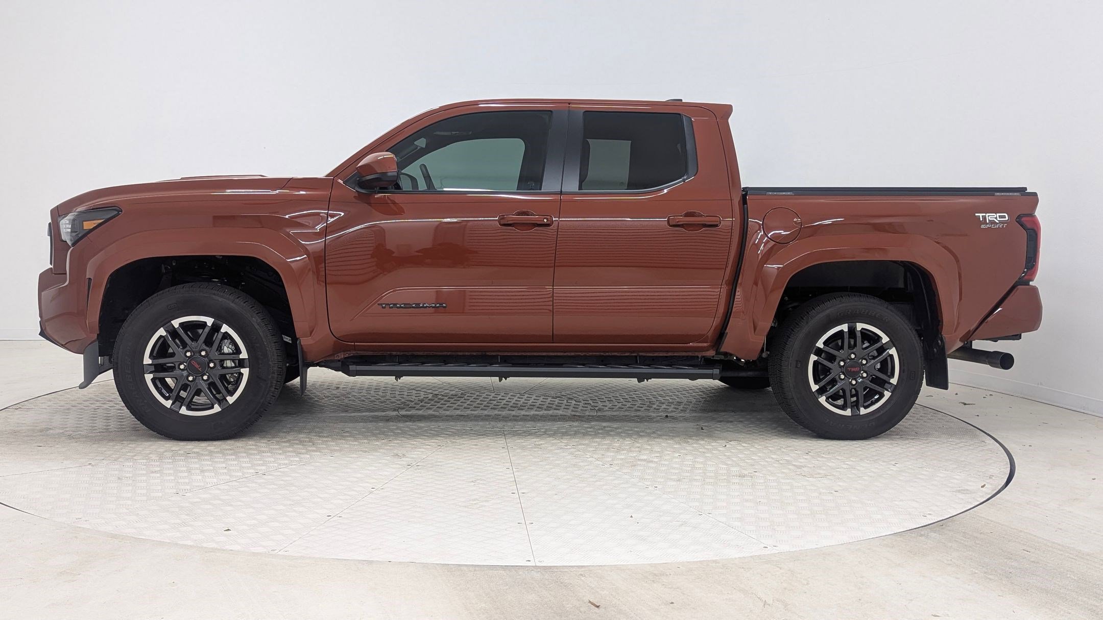 2025 Toyota Tacoma TRD Sport Double Cab photo 2