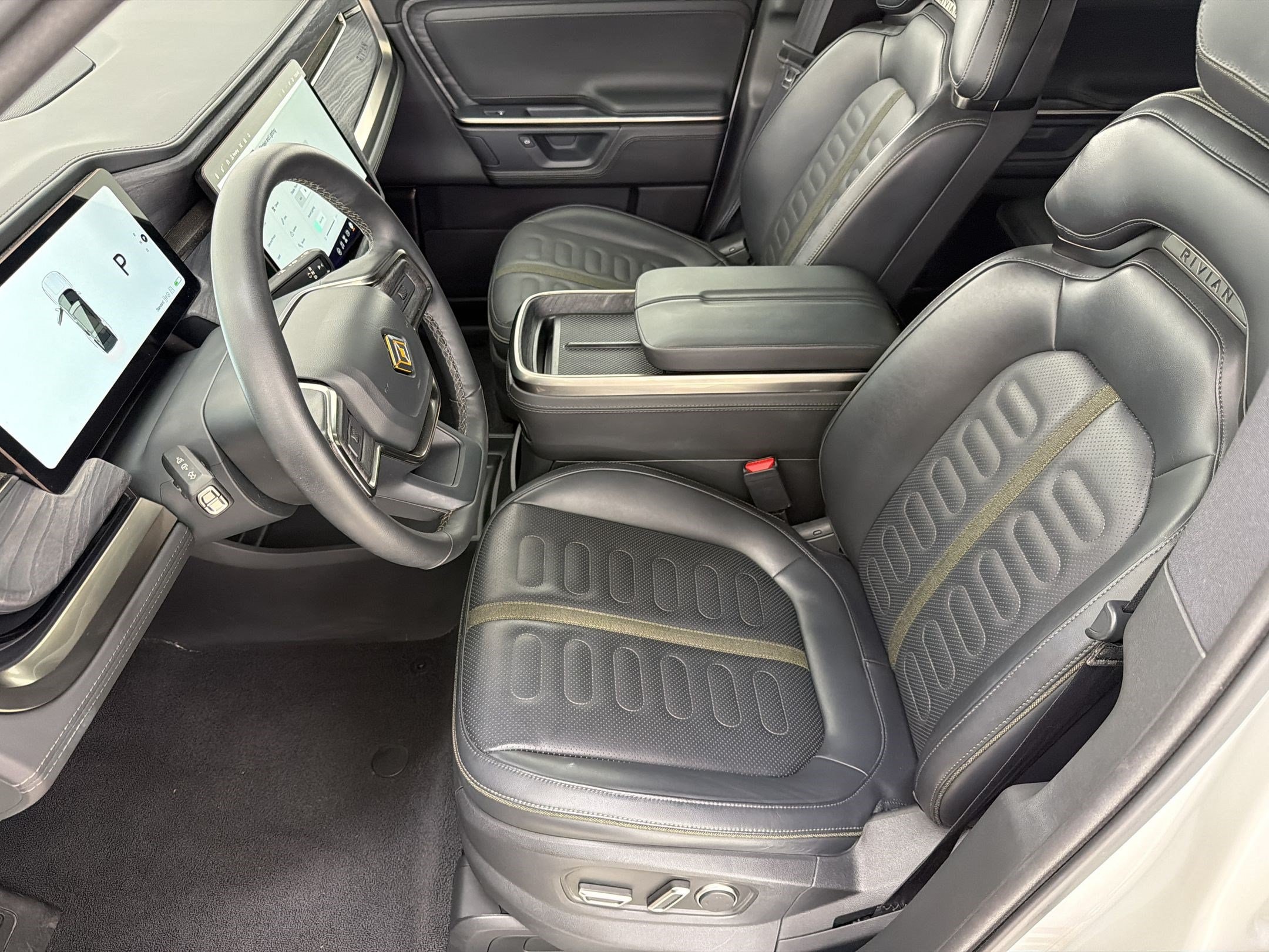 R1S Adventure SUV
