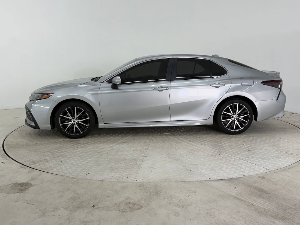 Used 2024 Toyota Camry SE Sedan
