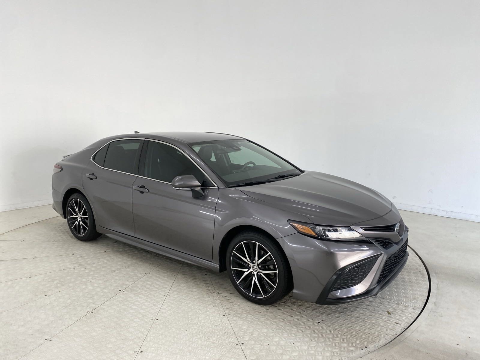 Used 2022 Toyota Camry SE with VIN 4T1G11AK0NU637158 for sale in Charlotte, NC