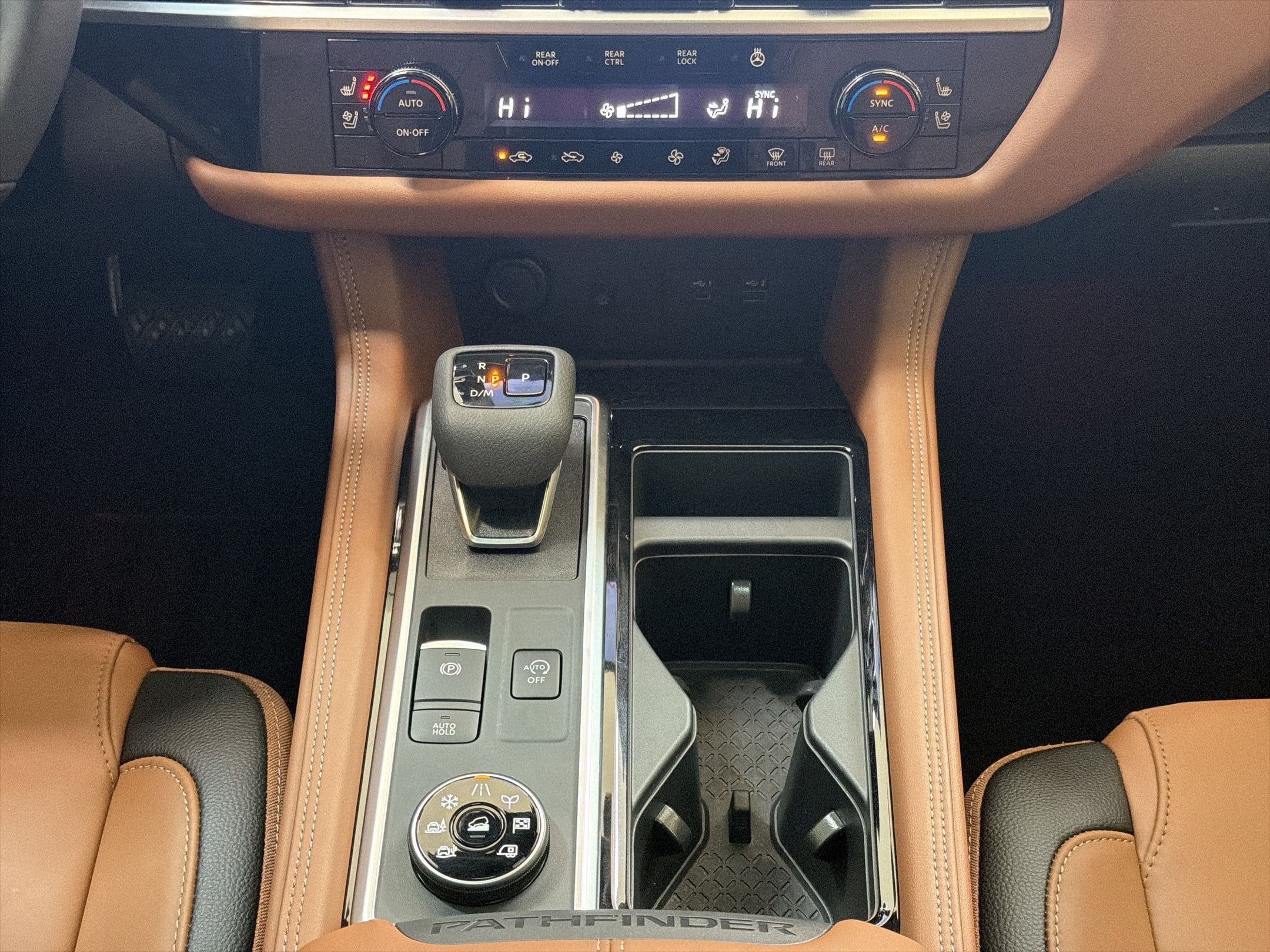 2025 Nissan Pathfinder Platinum - Photo 16