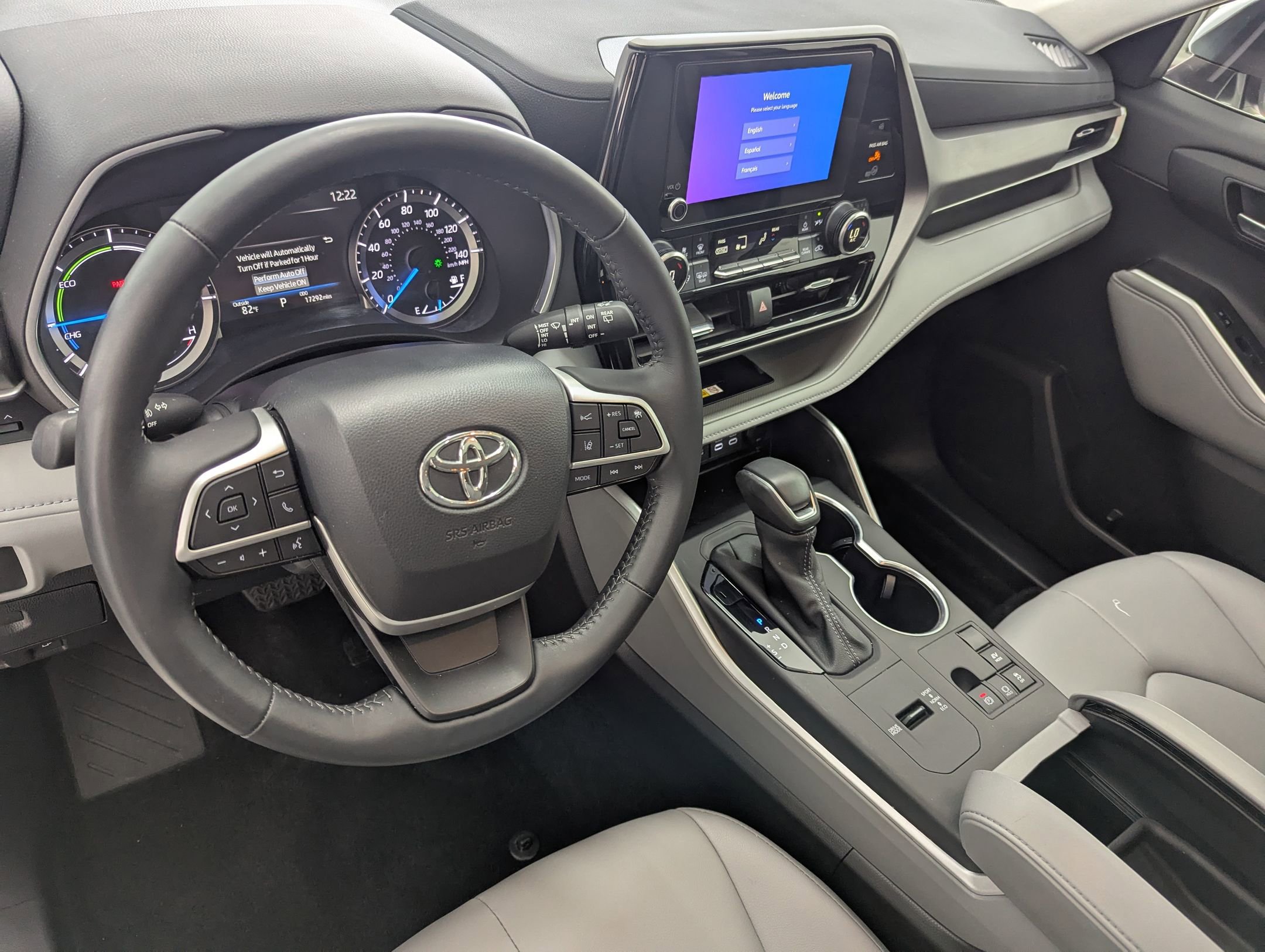 2024 Toyota Highlander Hybrid XLE photo 3