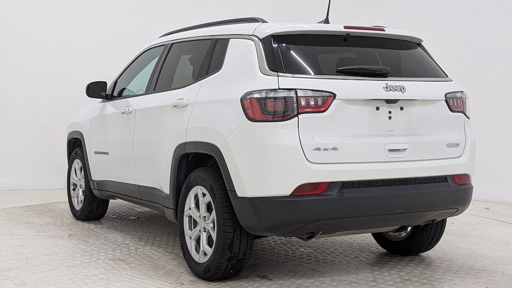 Used 2024 Jeep Compass Latitude SUV