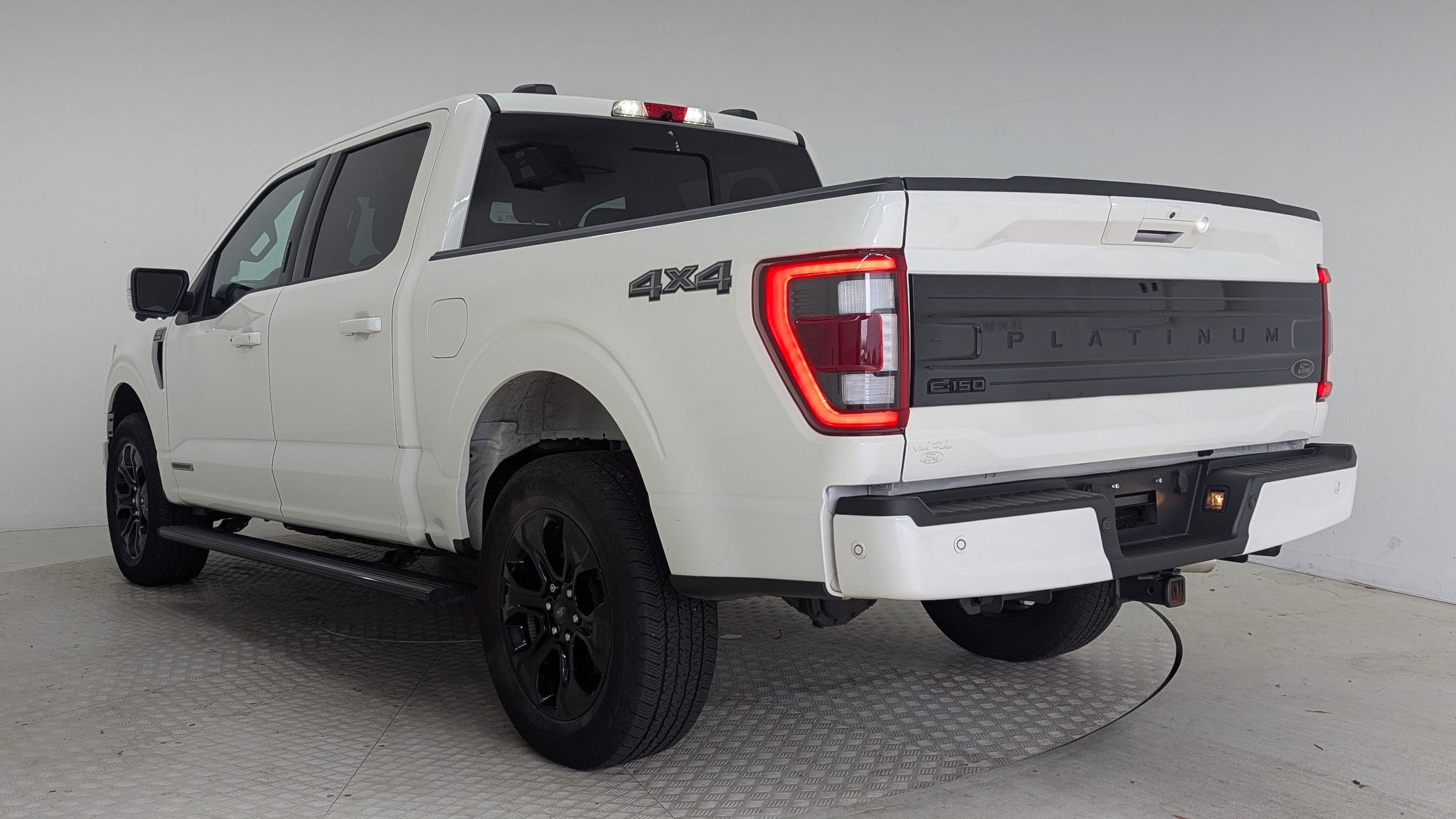 2022 Ford F-150 Platinum photo 3