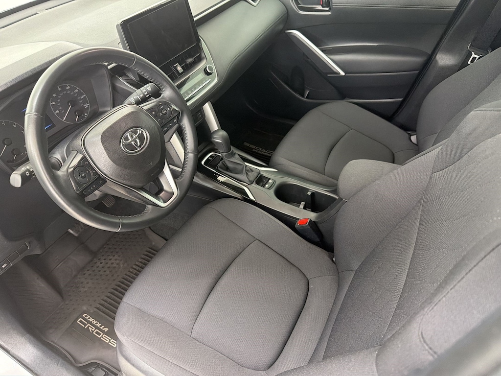 Used 2024 Toyota Corolla Cross LE SUV