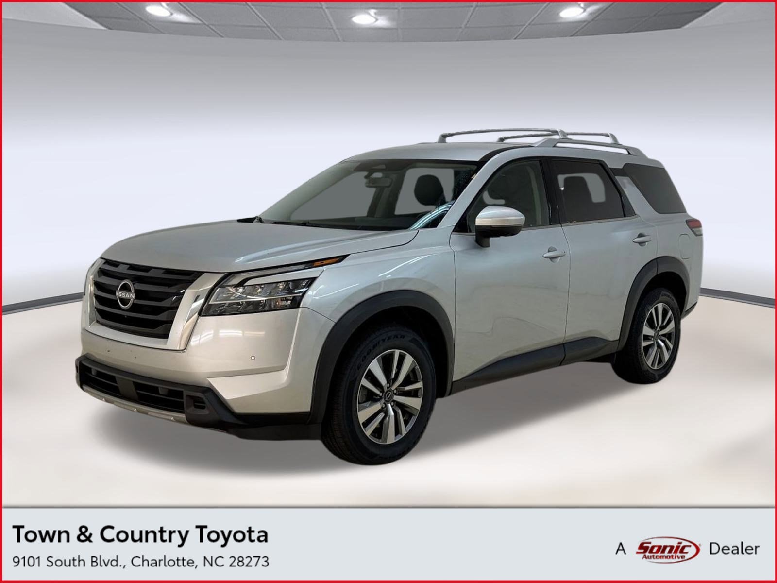 2023 Nissan Pathfinder SL