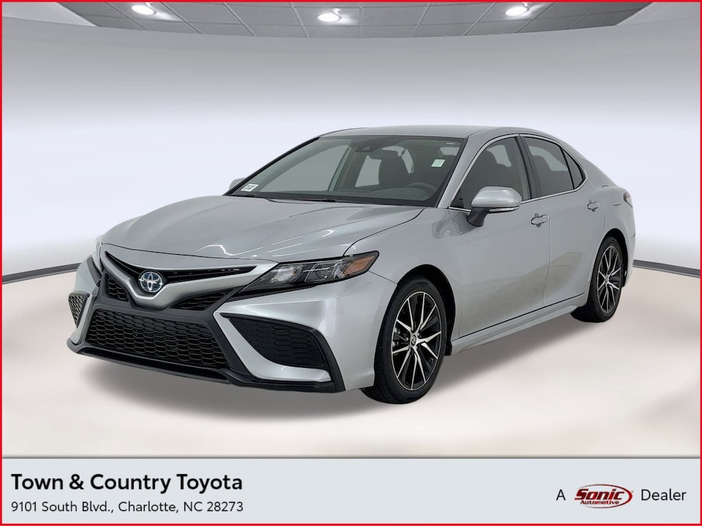 Used 2024 Toyota Camry Hybrid Hybrid SE Sedan
