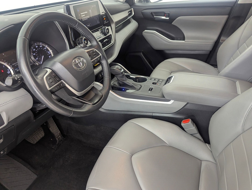 Used 2023 Toyota Highlander XLE SUV