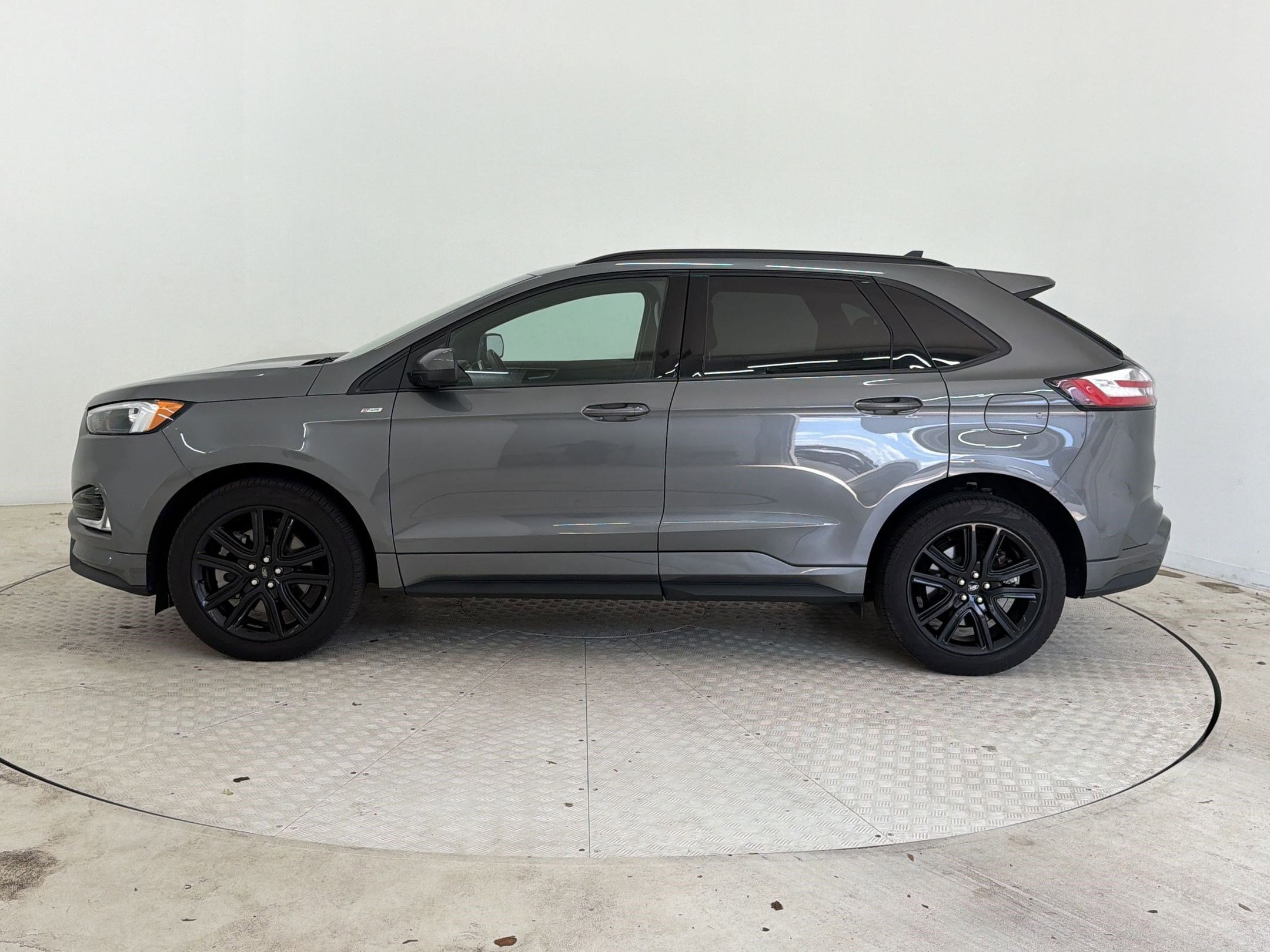 Edge SEL SUV