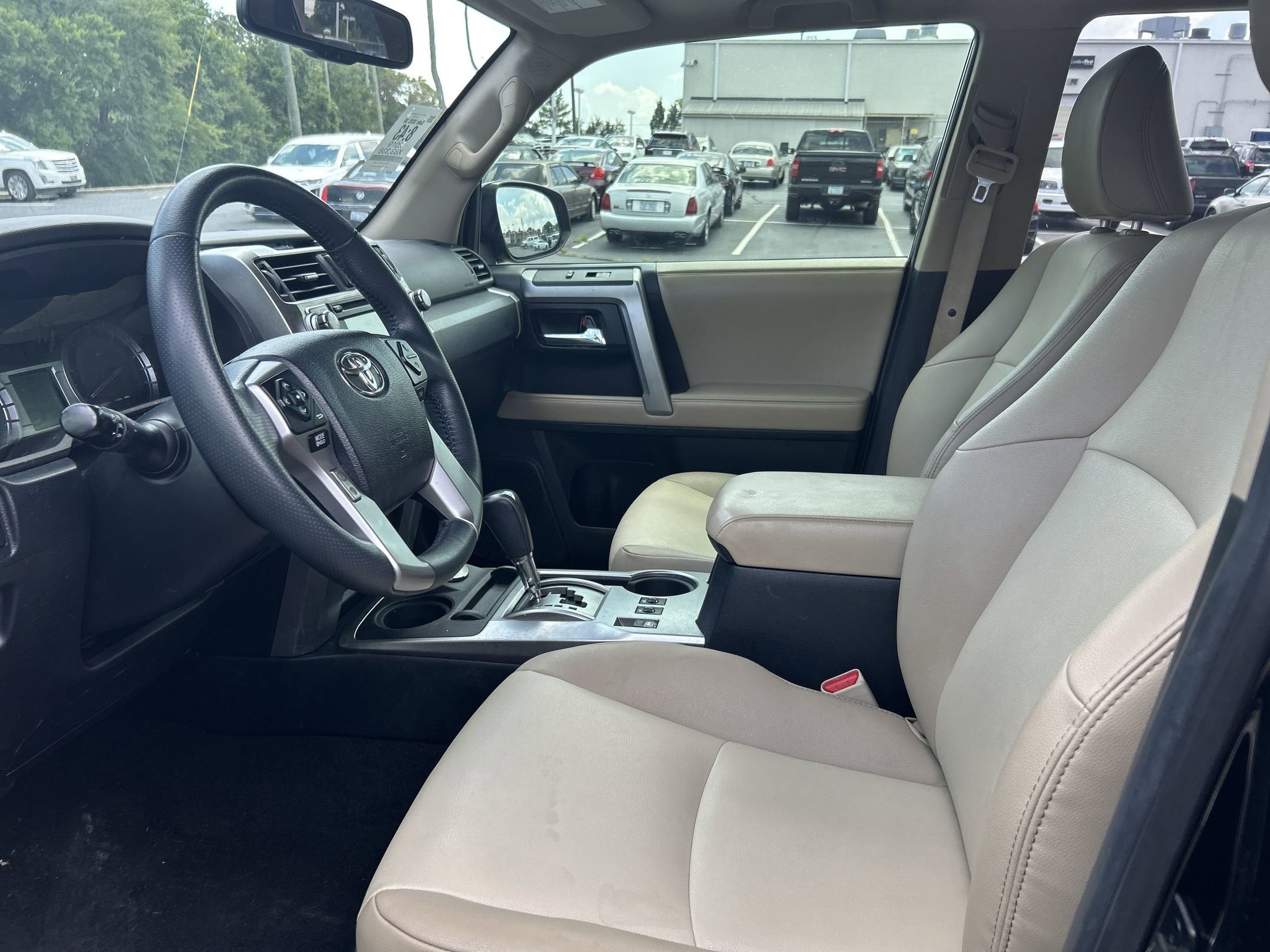 2019 Toyota 4Runner SR5 photo 3