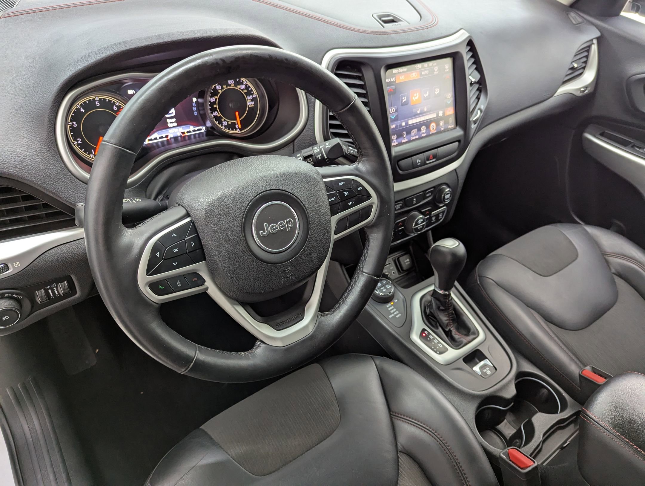 2018 Jeep Cherokee Trailhawk photo 4
