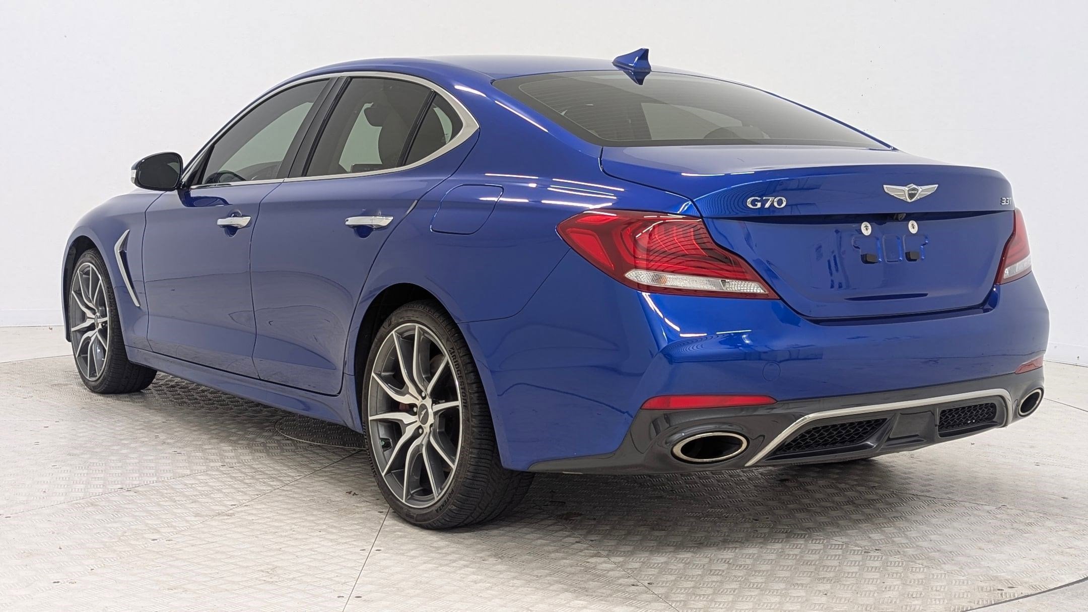 2019 Genesis G70 3.3T Advanced photo 3