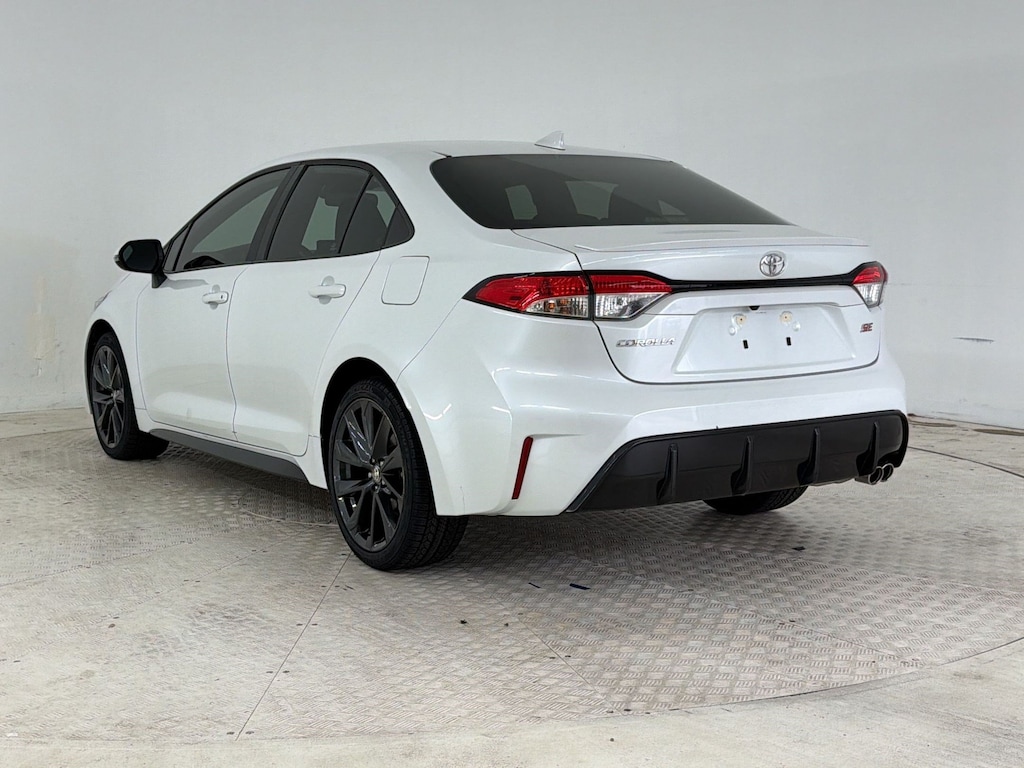 Used 2024 Toyota Corolla SE Sedan