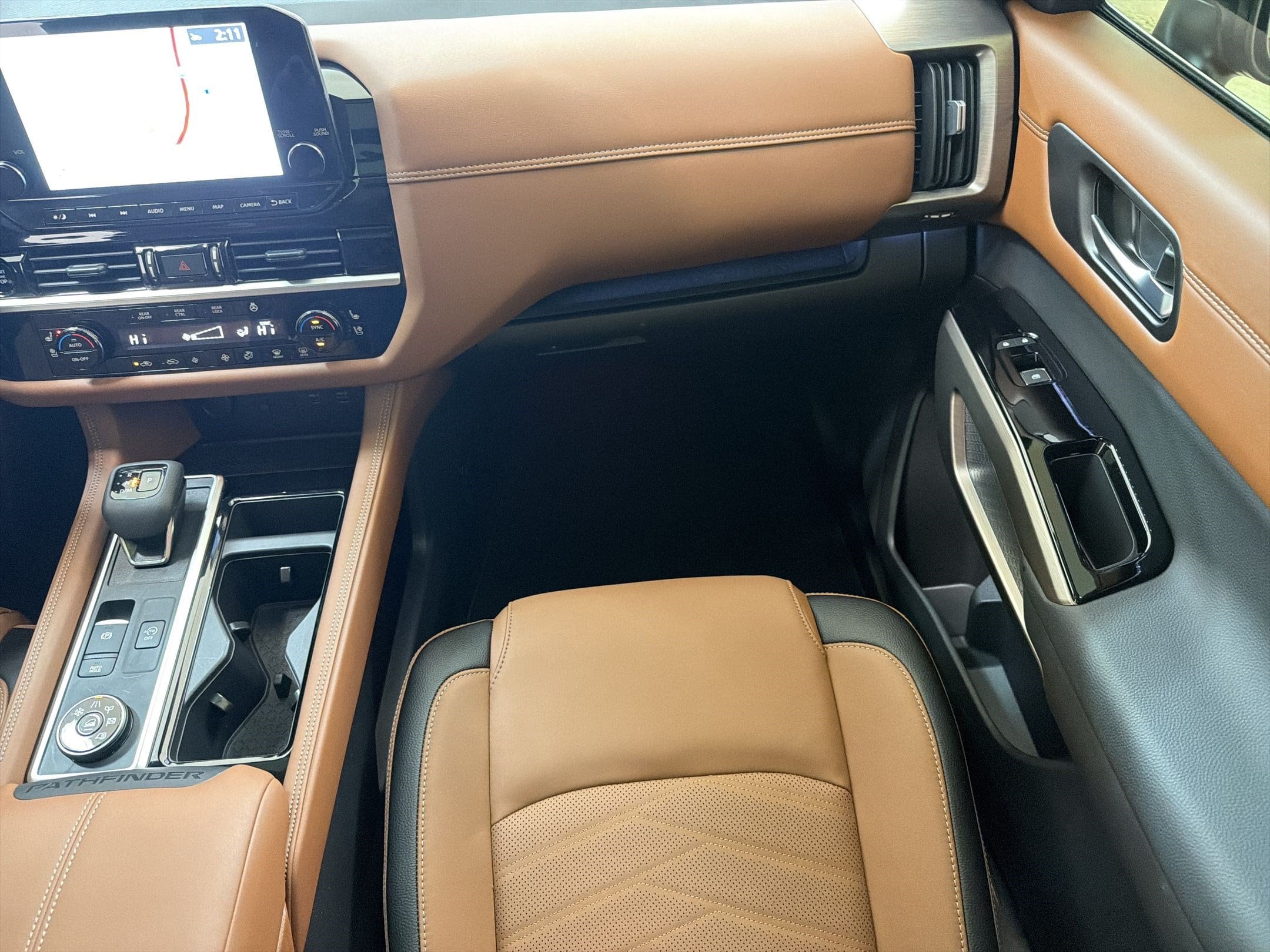 2025 Nissan Pathfinder Platinum - Photo 28