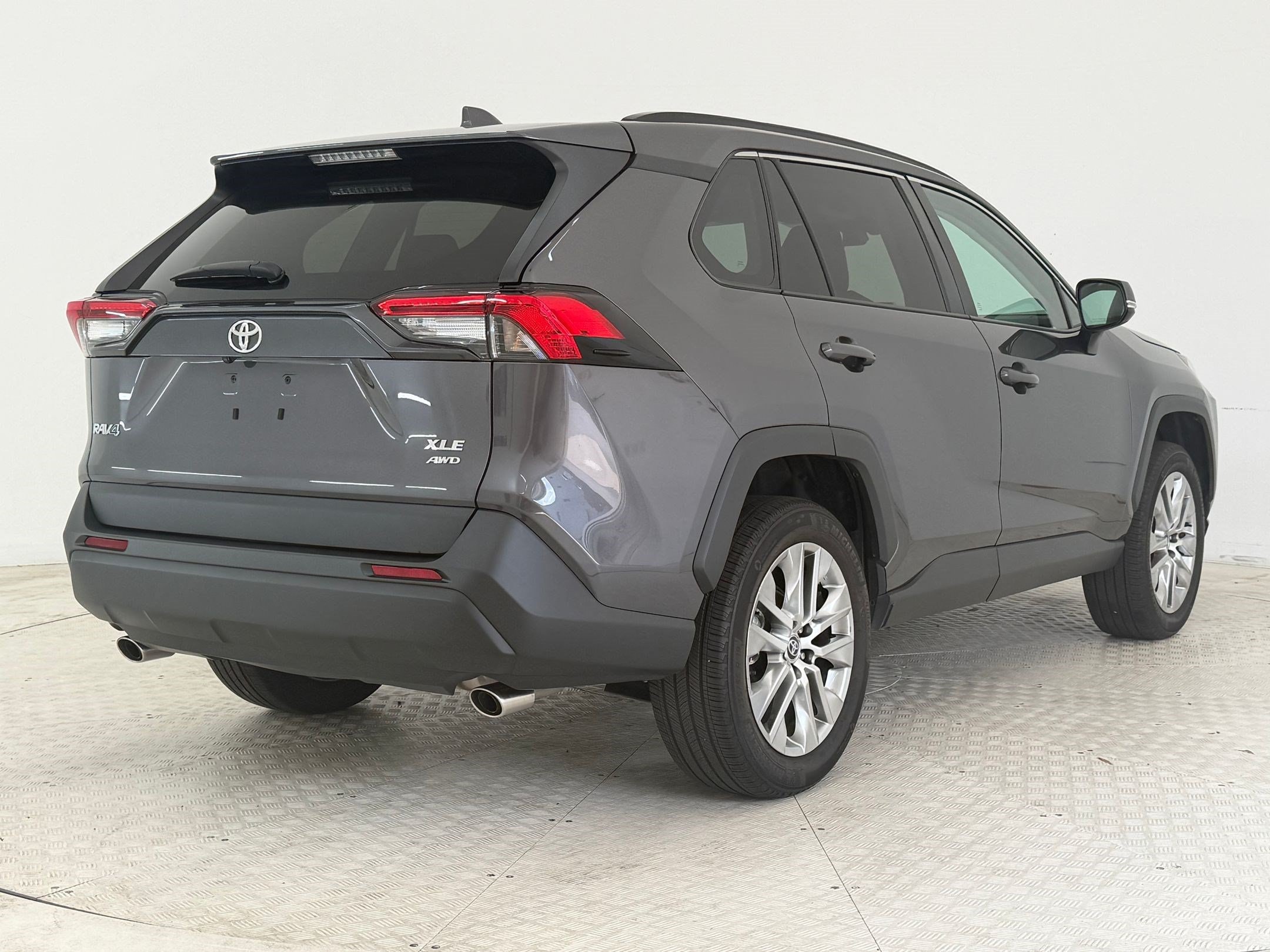 2024 Toyota RAV4 XLE Premium - Photo 9