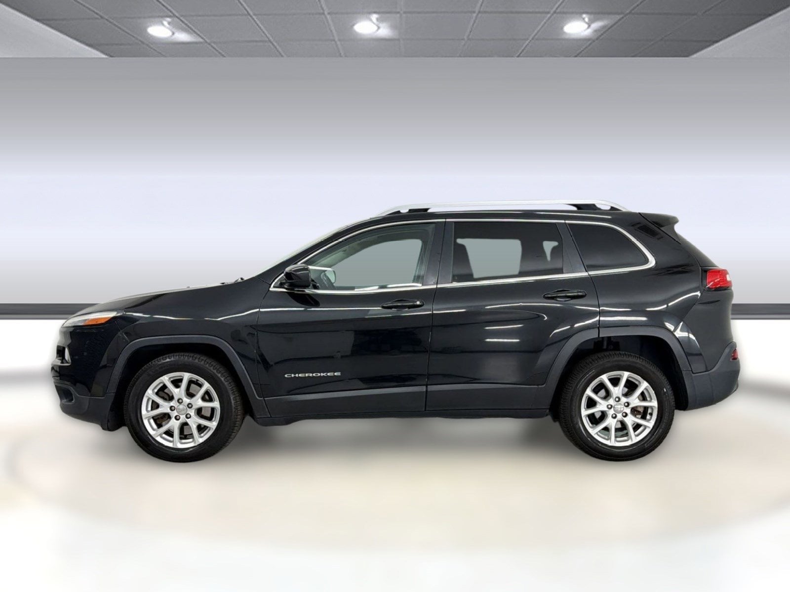 Used 2016 Jeep Cherokee Latitude with VIN 1C4PJLCB0GW113576 for sale in Irondale, AL