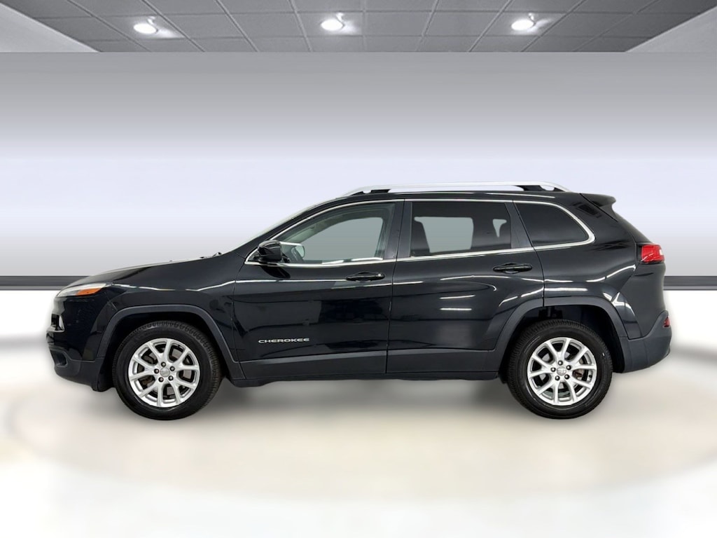 Used 2016 Jeep Cherokee Latitude FWD SUV
