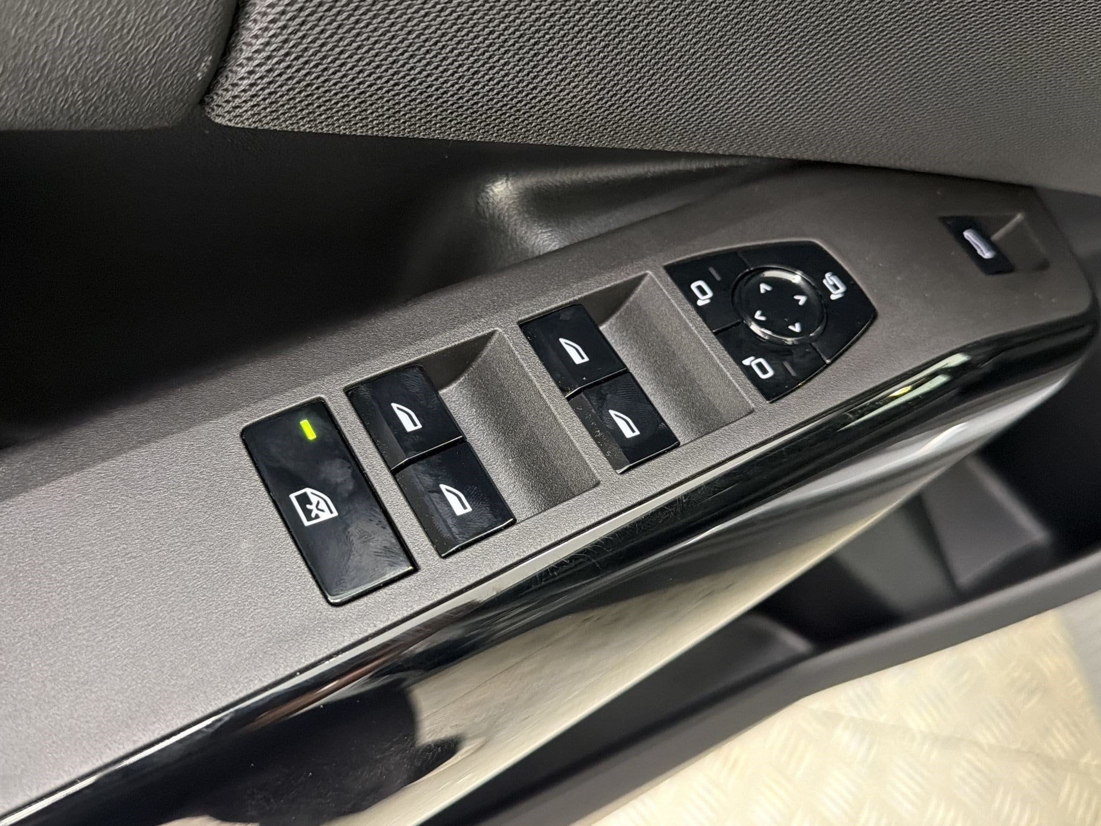 2026 BMW X3 30 - Photo 14