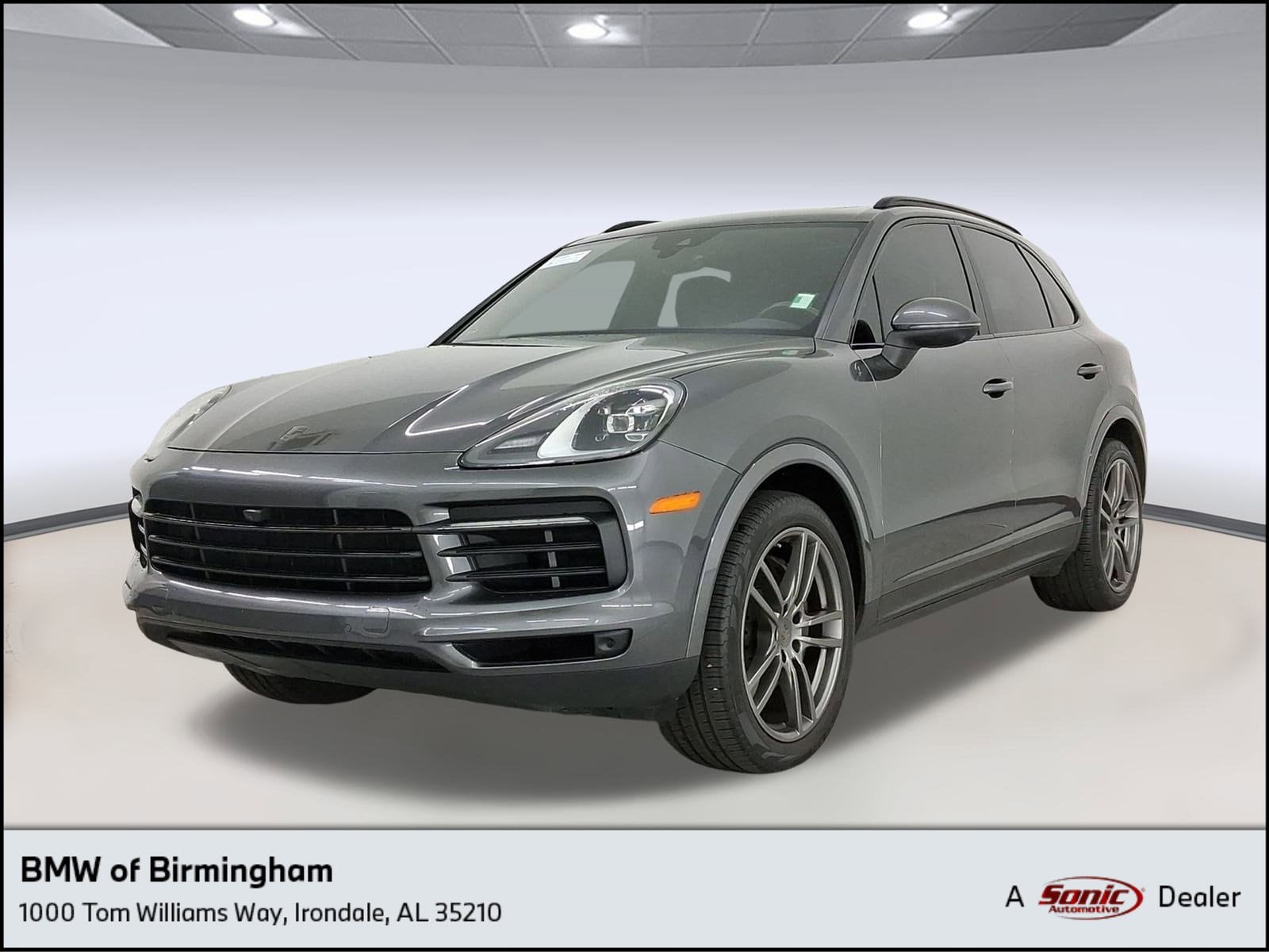 2022 Porsche Cayenne Base's photo