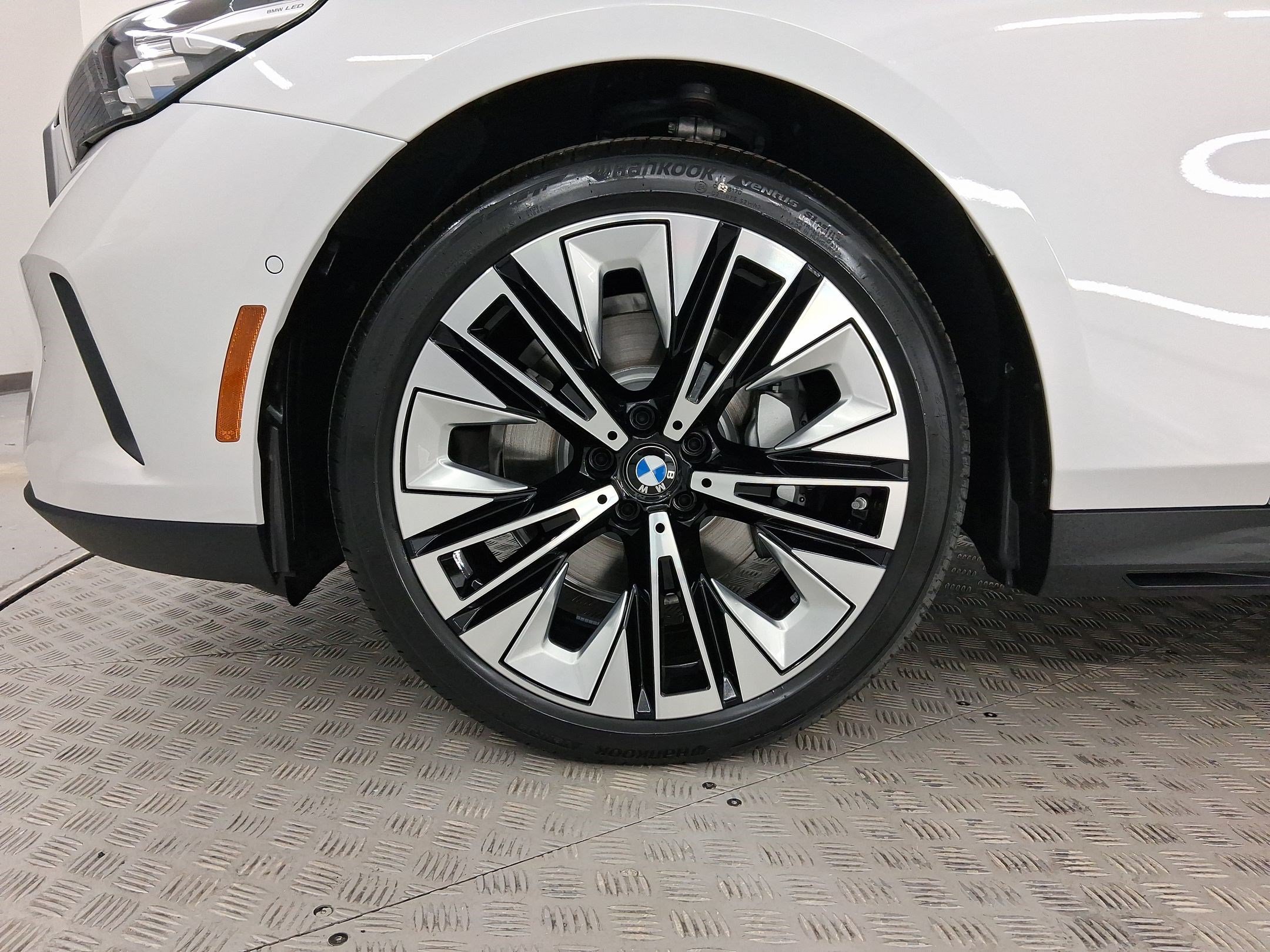 2026 BMW 5 Series 530i - Photo 11