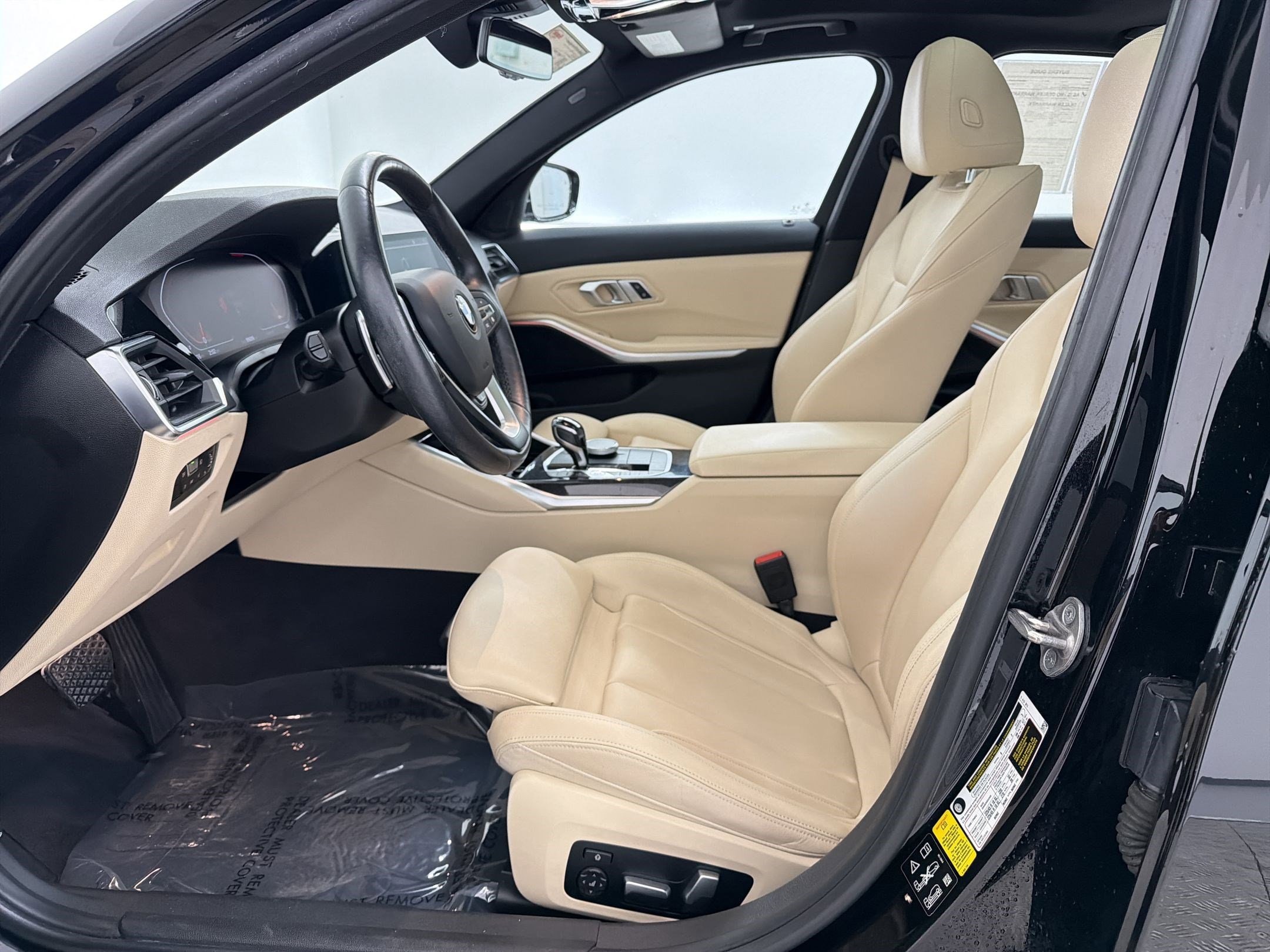 2021 BMW 330i xDrive photo 4