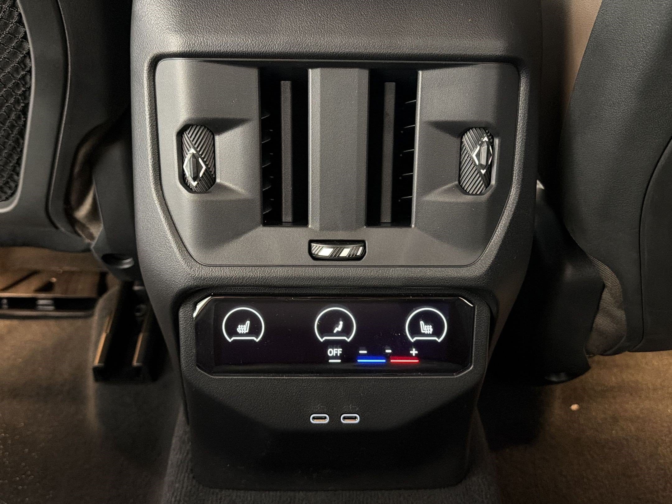 2026 BMW X3 30 - Photo 34