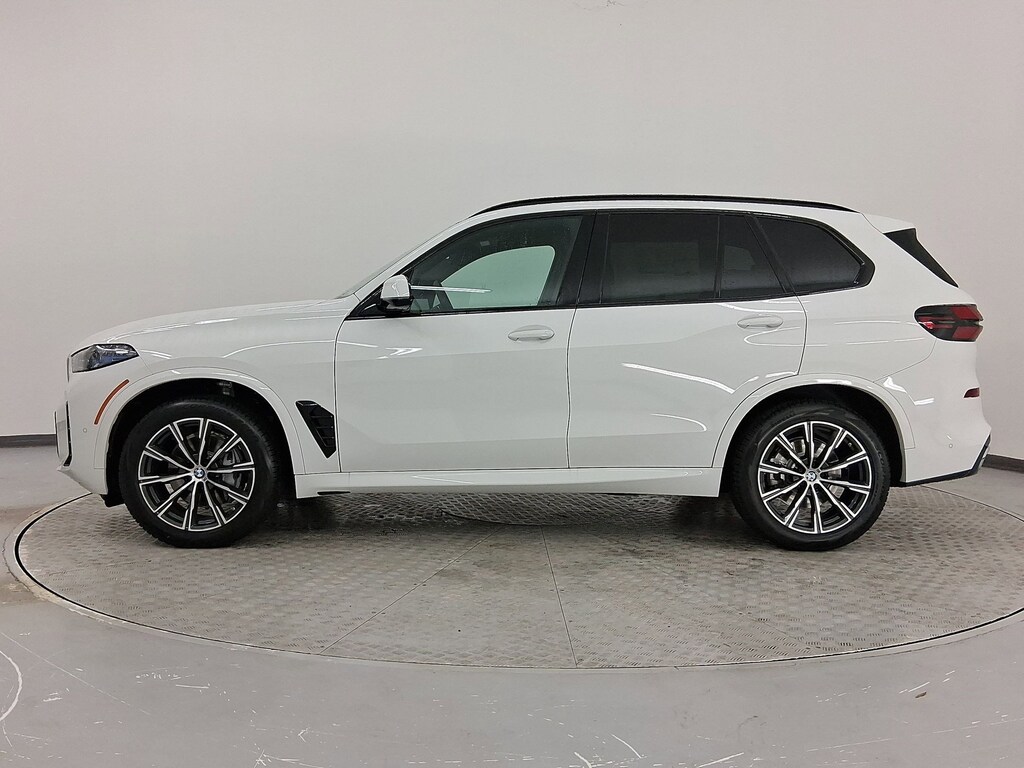 New 2026 BMW X5 sDrive40i SUV