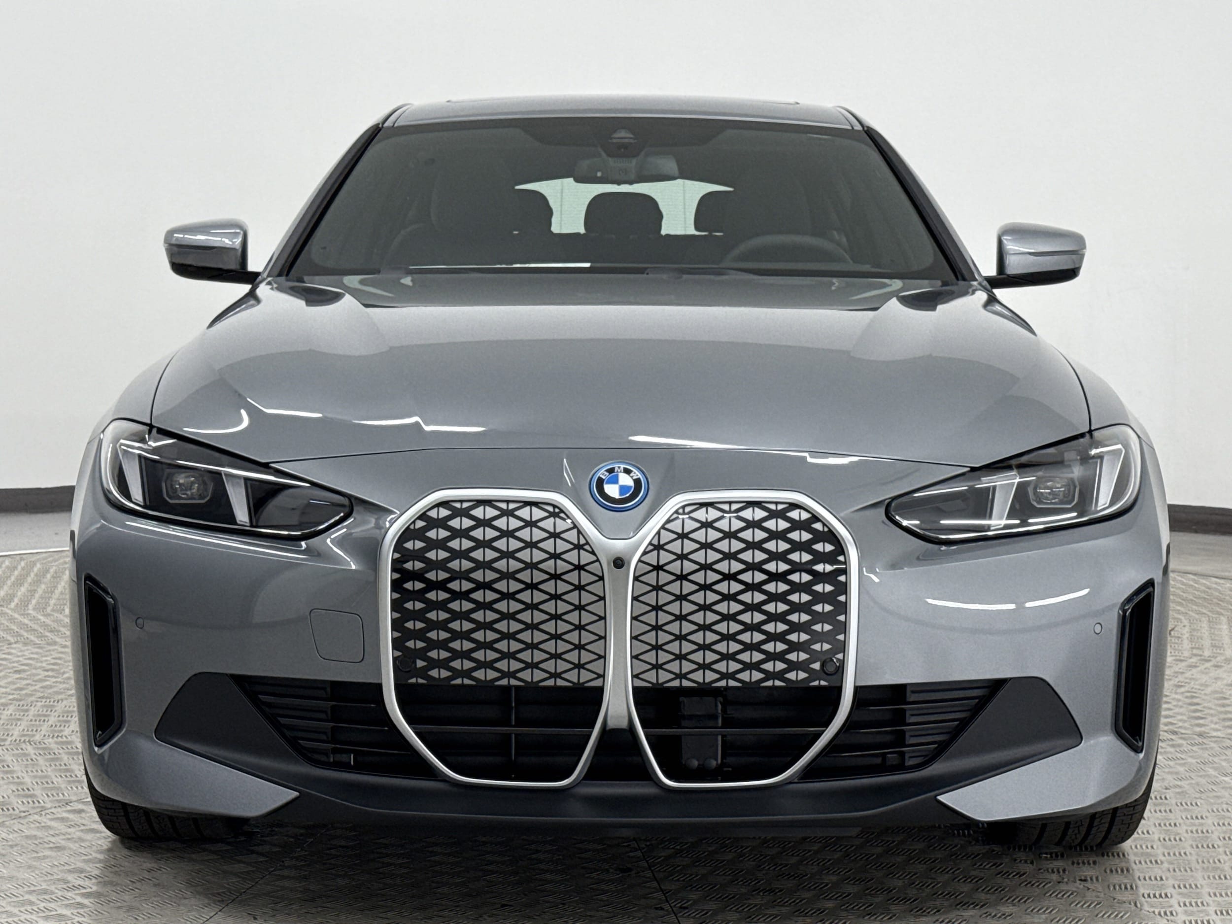 2025 Bmw i4 eDrive40 photo 2