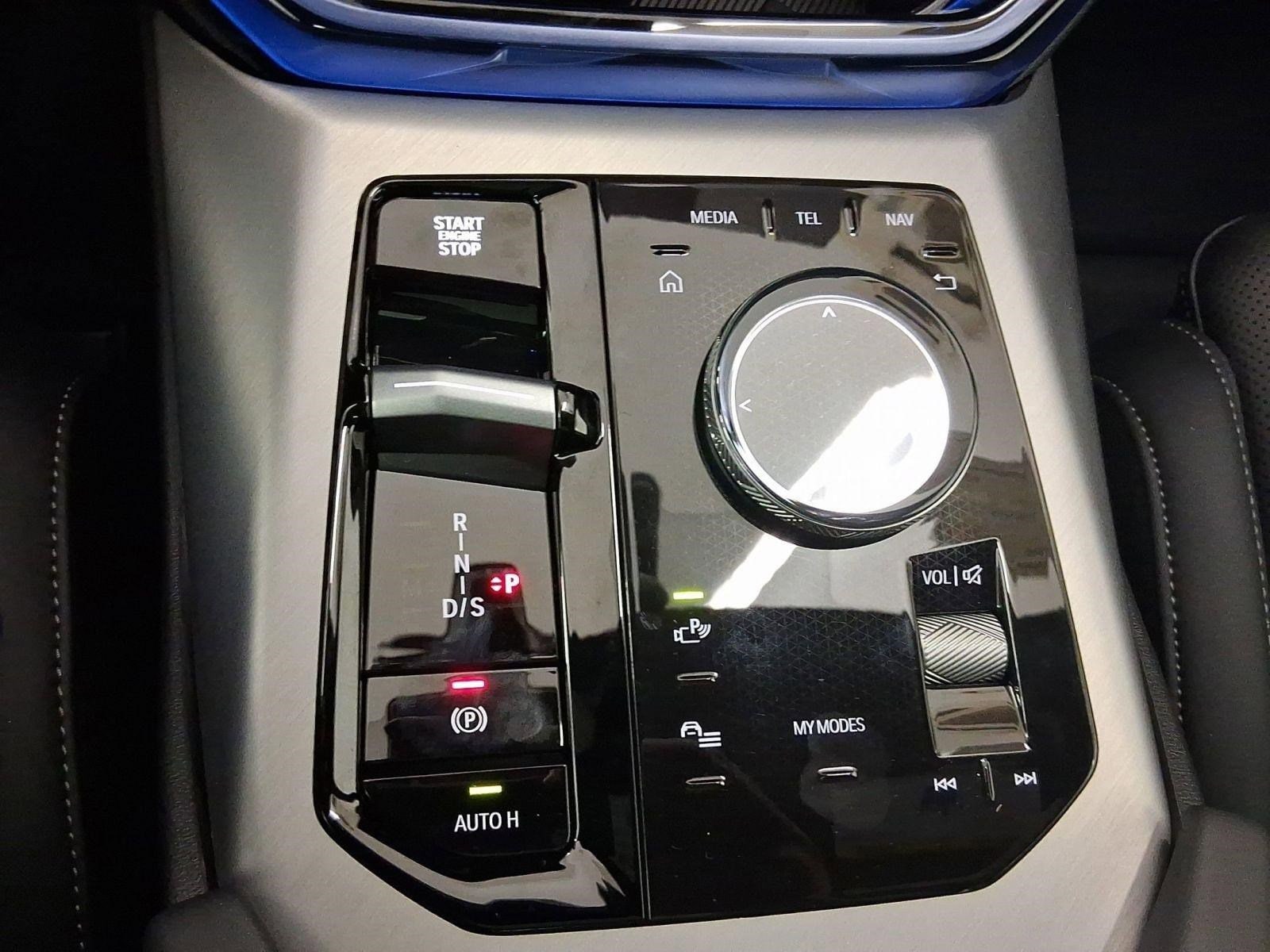 2026 BMW X3 30 - Photo 15