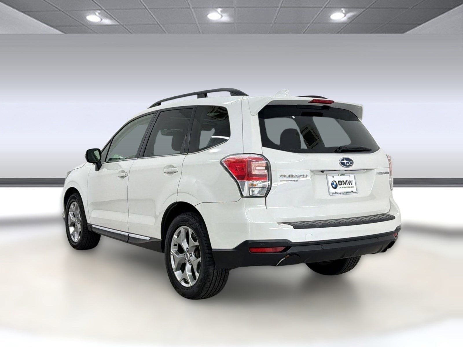 2018 Subaru Forester 2.5i Touring with Eyesight + Nav + Starlink photo 2