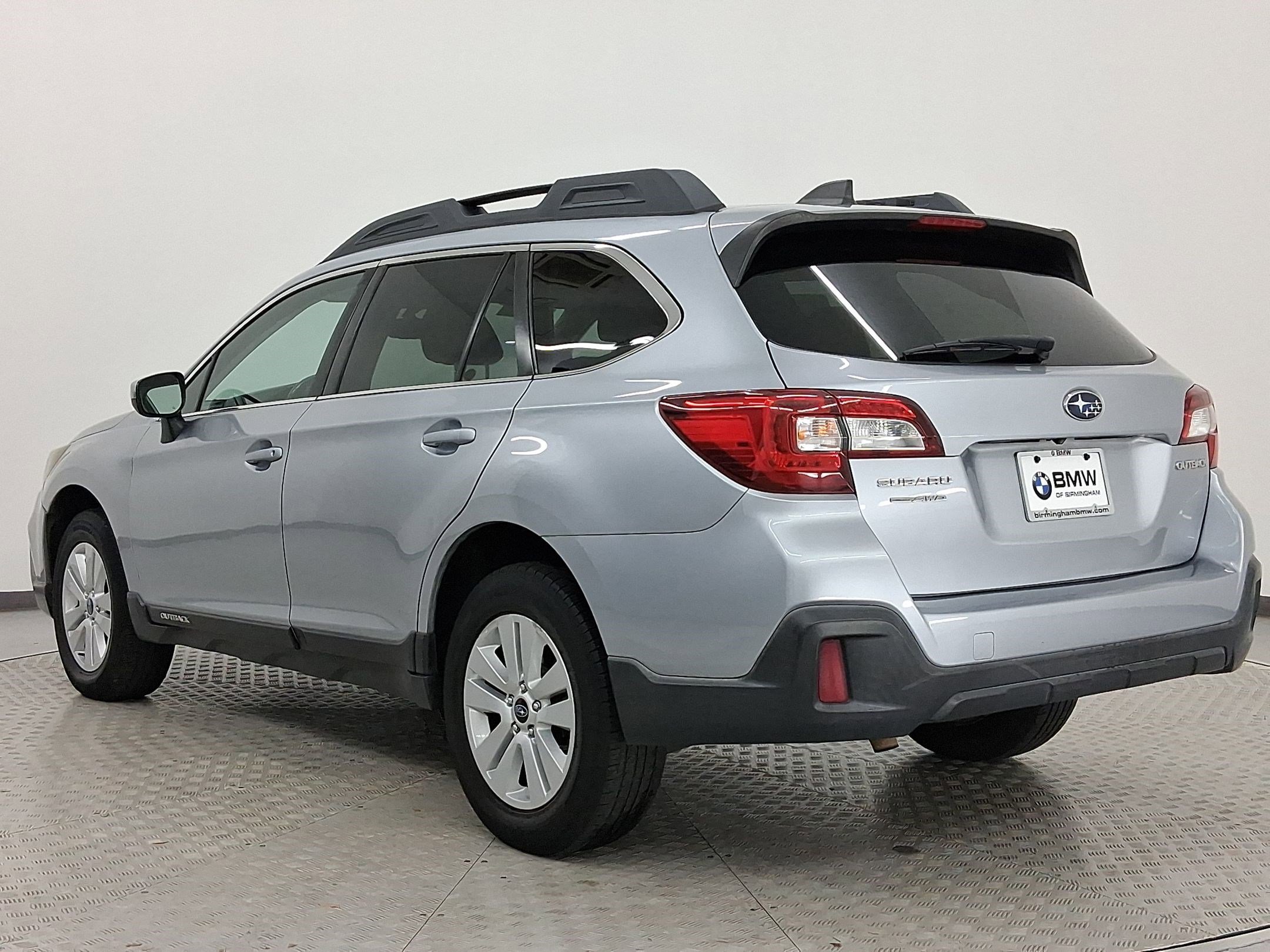 2018 Subaru Outback 2.5i Premium photo 2