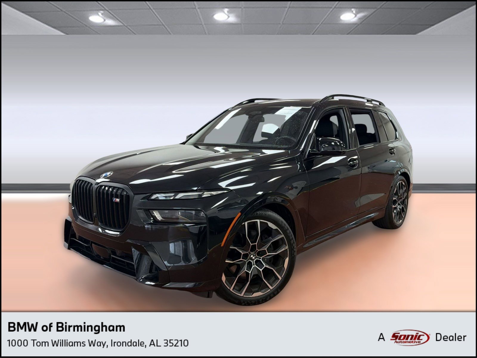 2023 BMW X7 M60i's photo