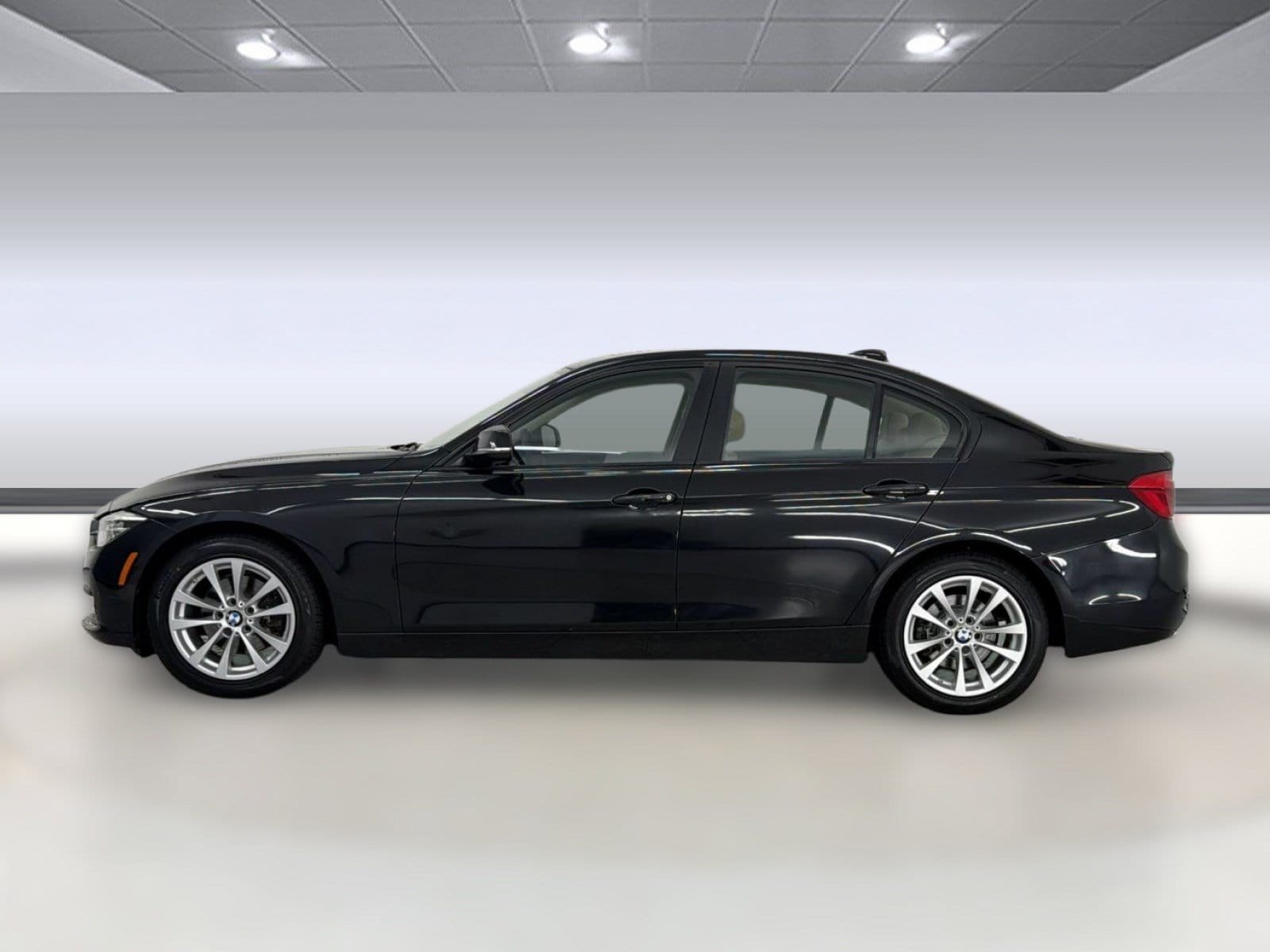 Used 2018 BMW 3 Series 320i with VIN WBA8A9C52JAD26910 for sale in Irondale, AL