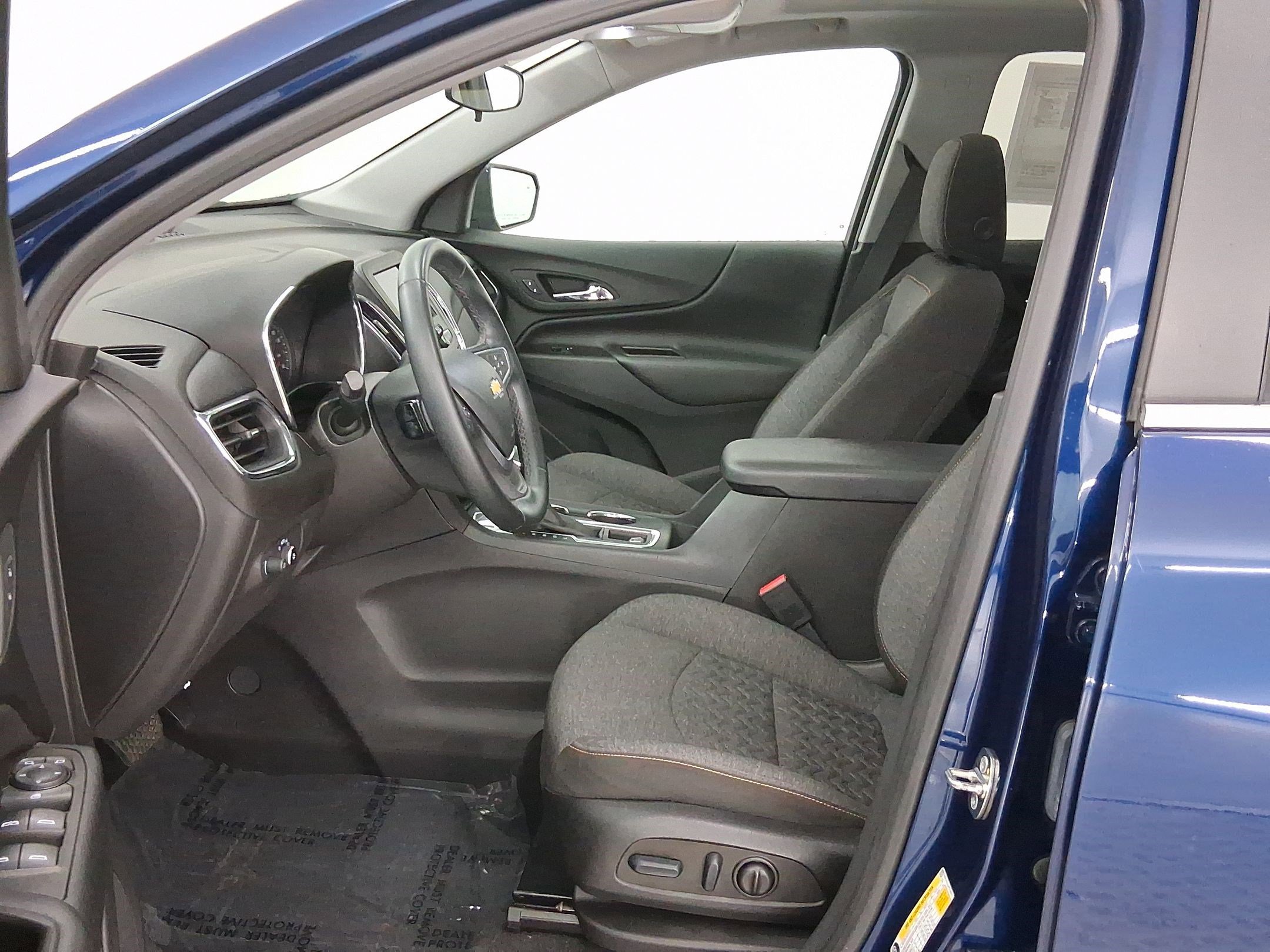 2023 Chevrolet Equinox LT photo 4