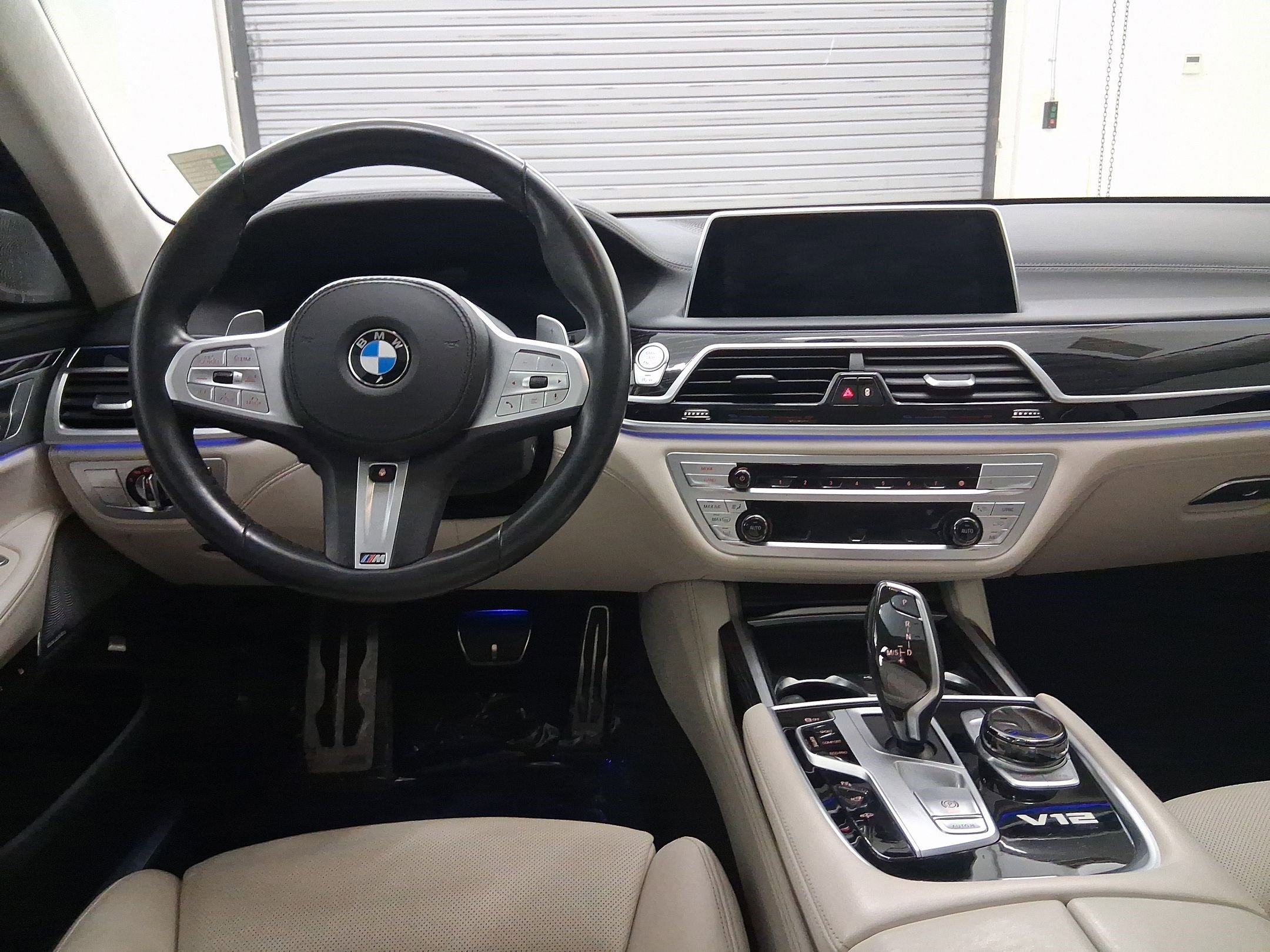 2022 Bmw M760i xDrive photo 3