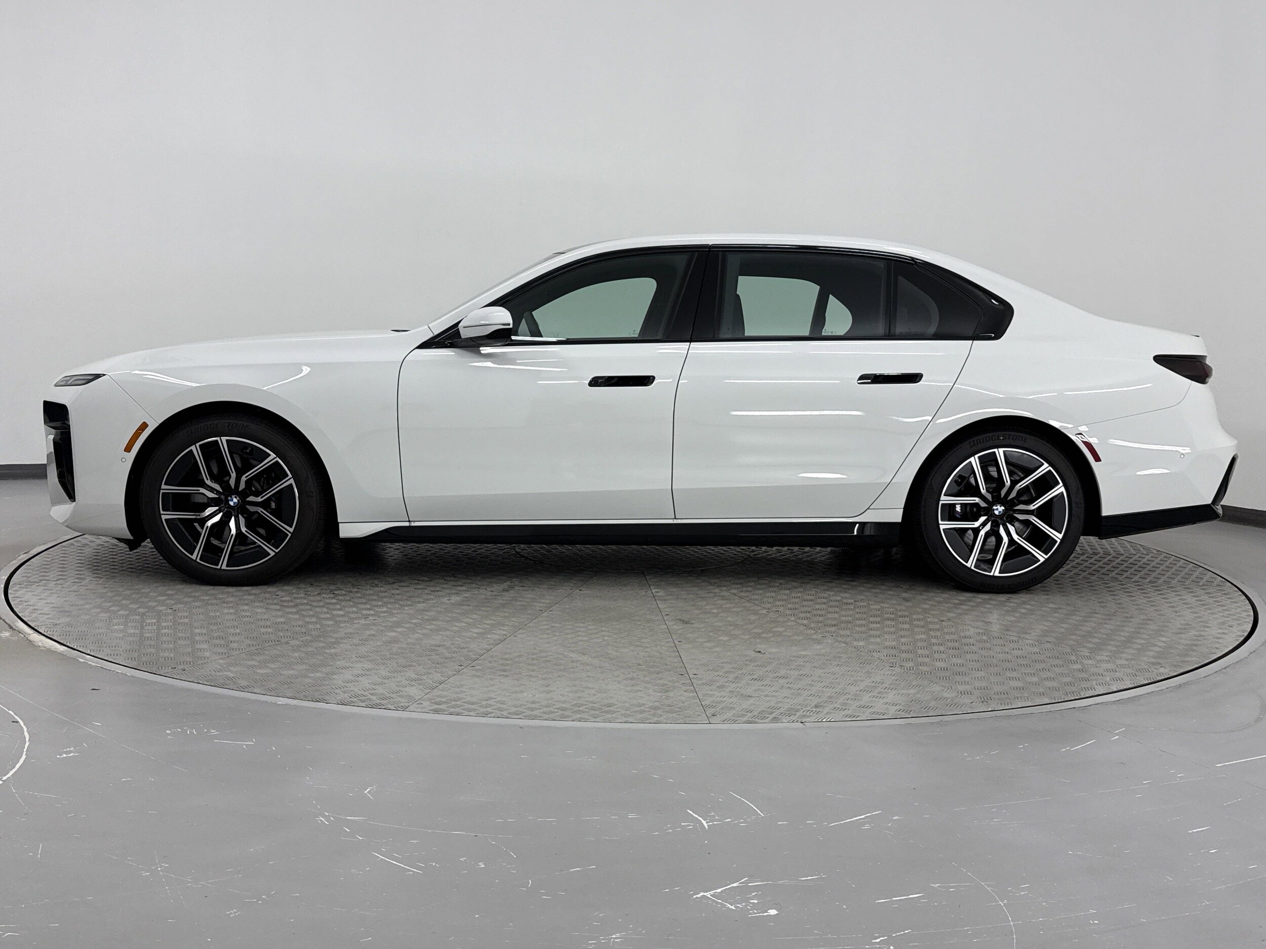2025 Bmw 740i photo 4