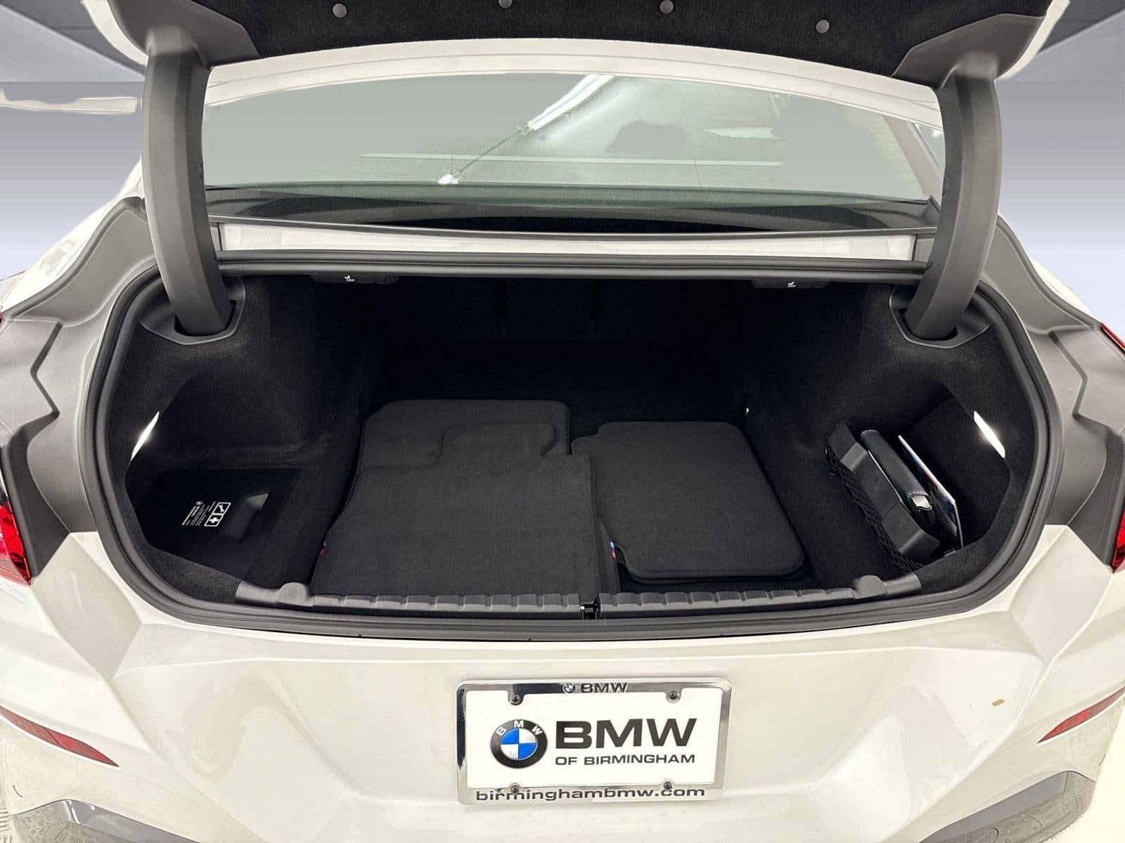 2026 BMW 8 Series 840i - Photo 28