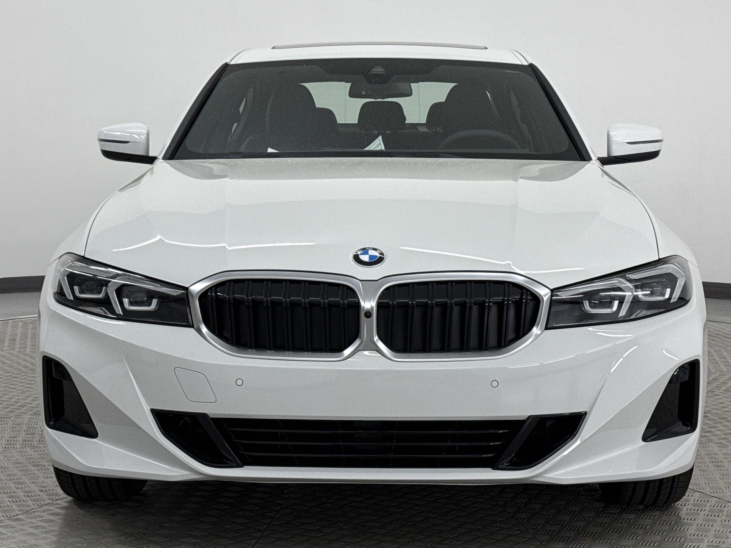 2025 Bmw 330i photo 2