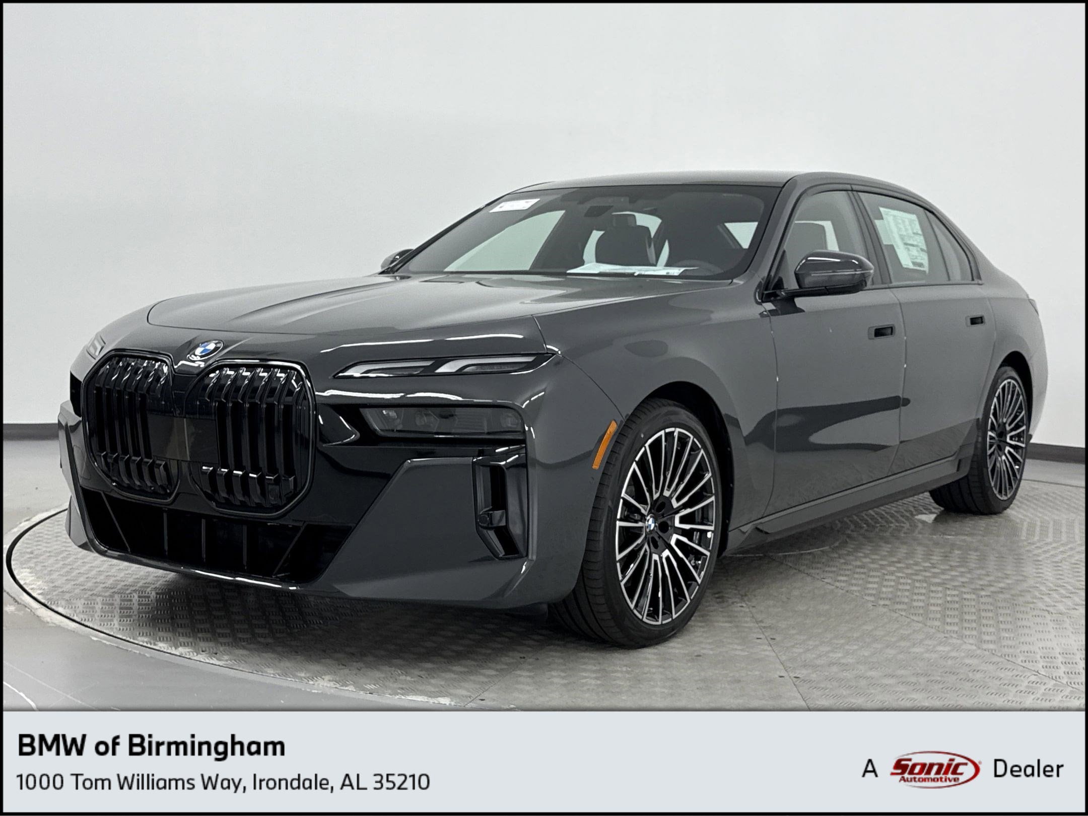 2025 BMW 760i Sedan 
