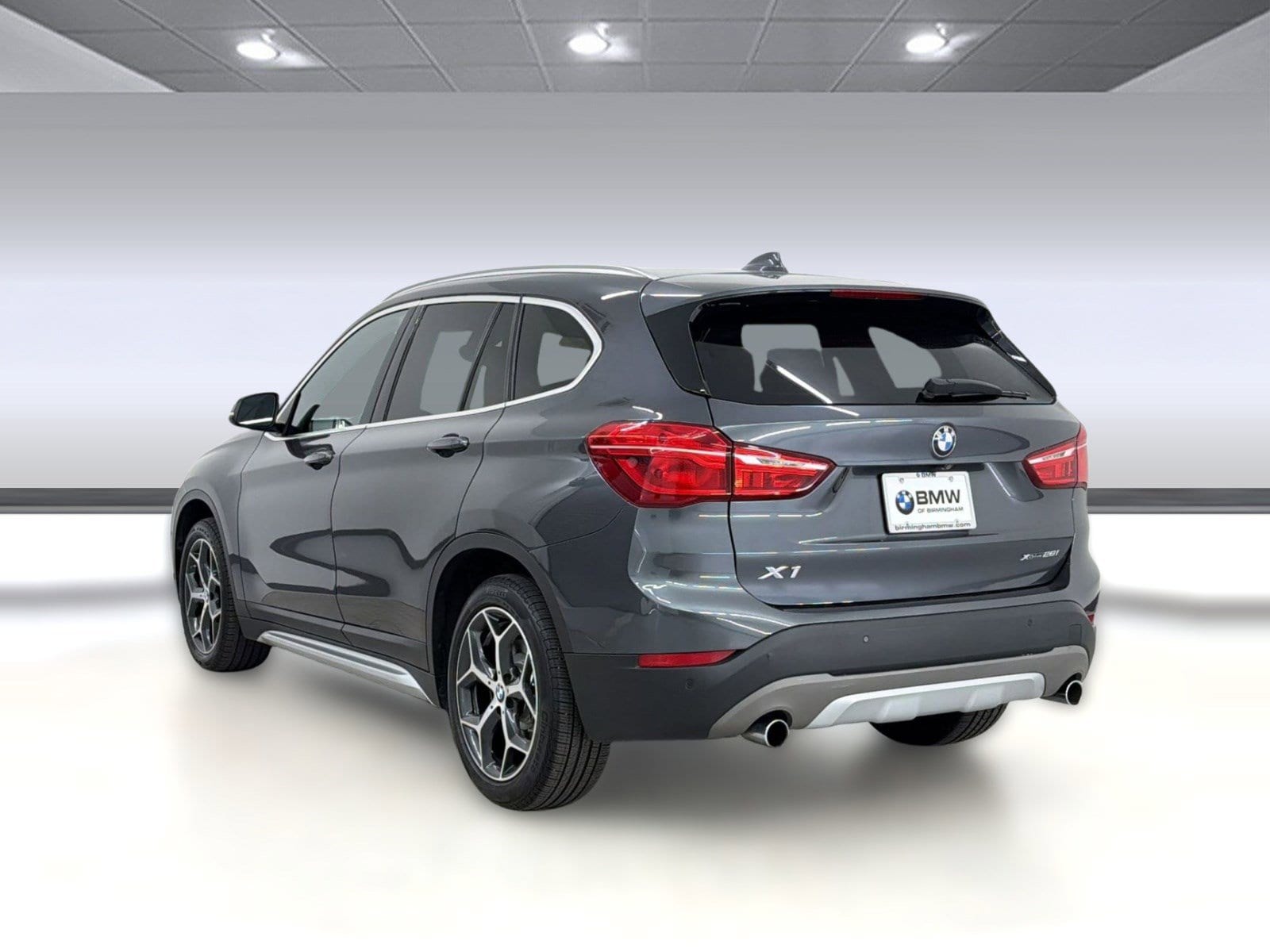 2019 BMW X1 xDrive28i photo 2