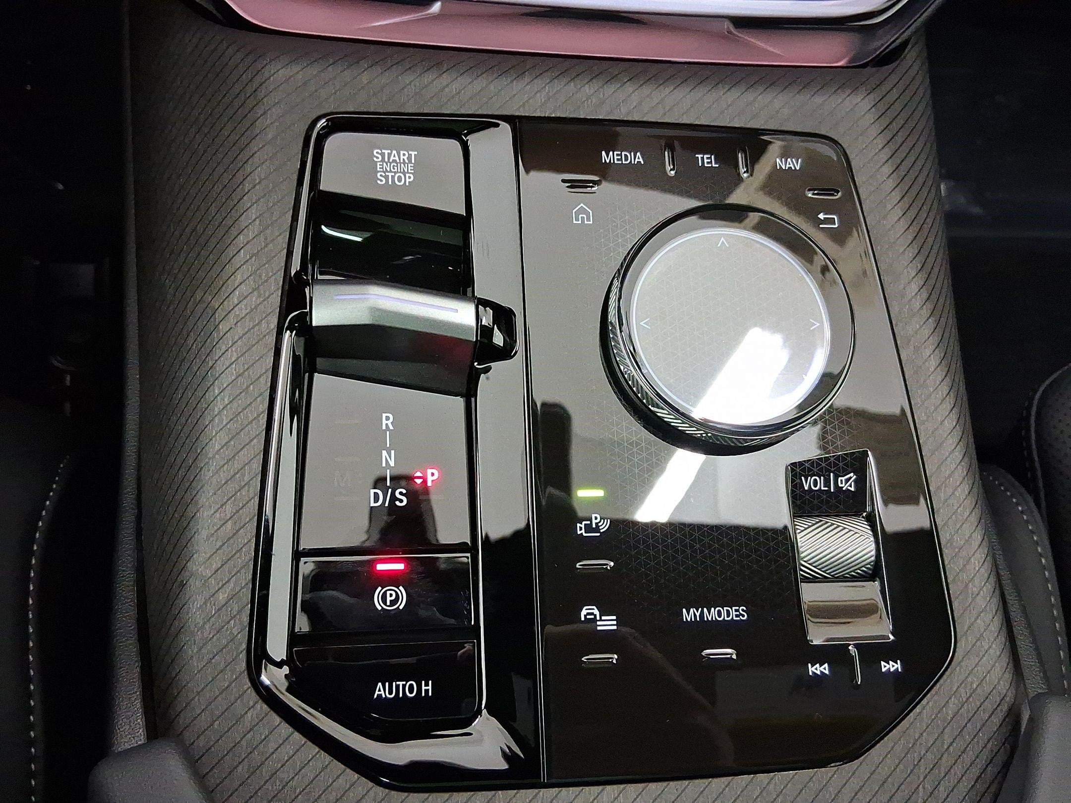 2026 BMW X3 30 - Photo 15